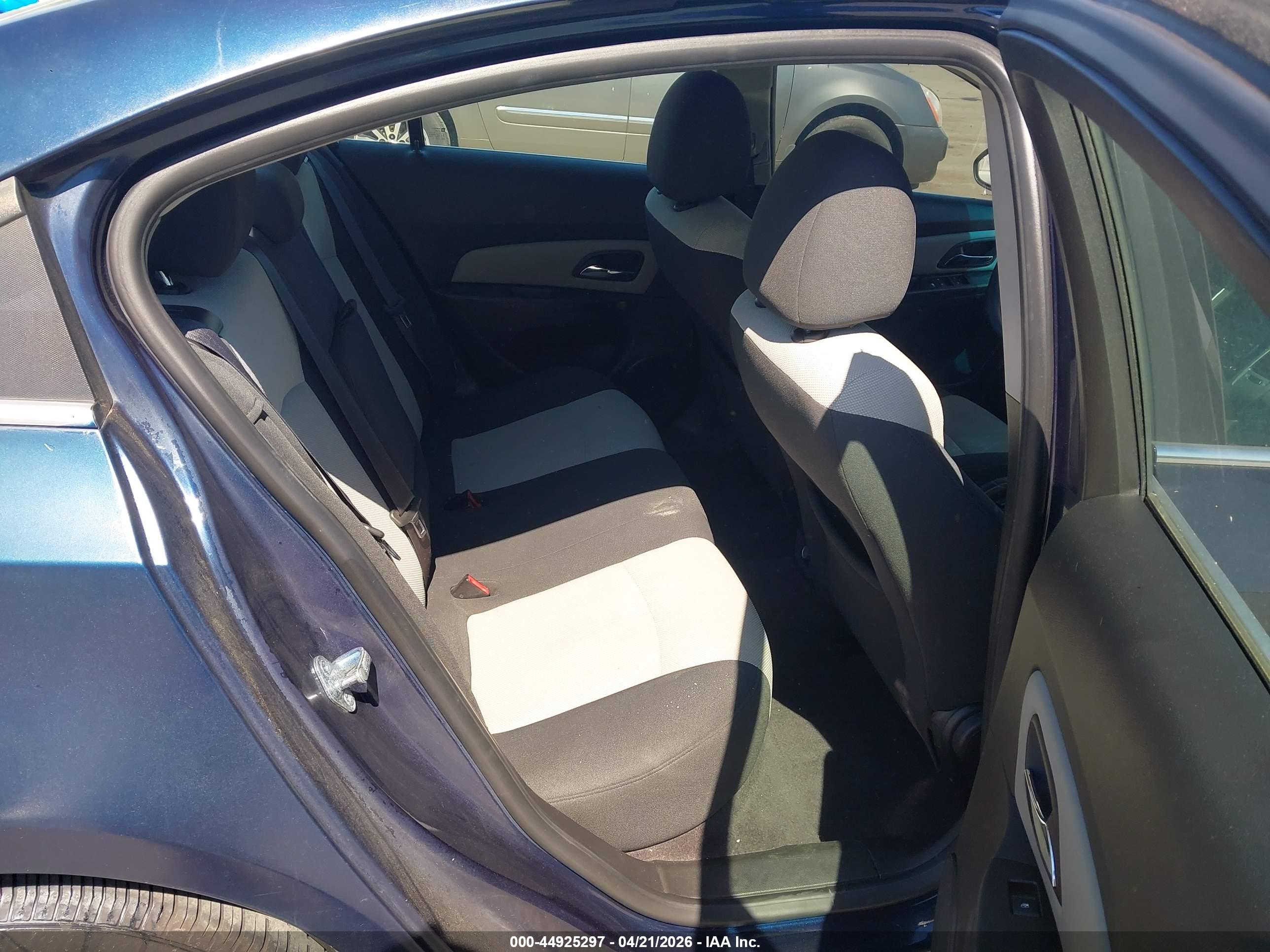 CHEVROLET CRUZE image 8