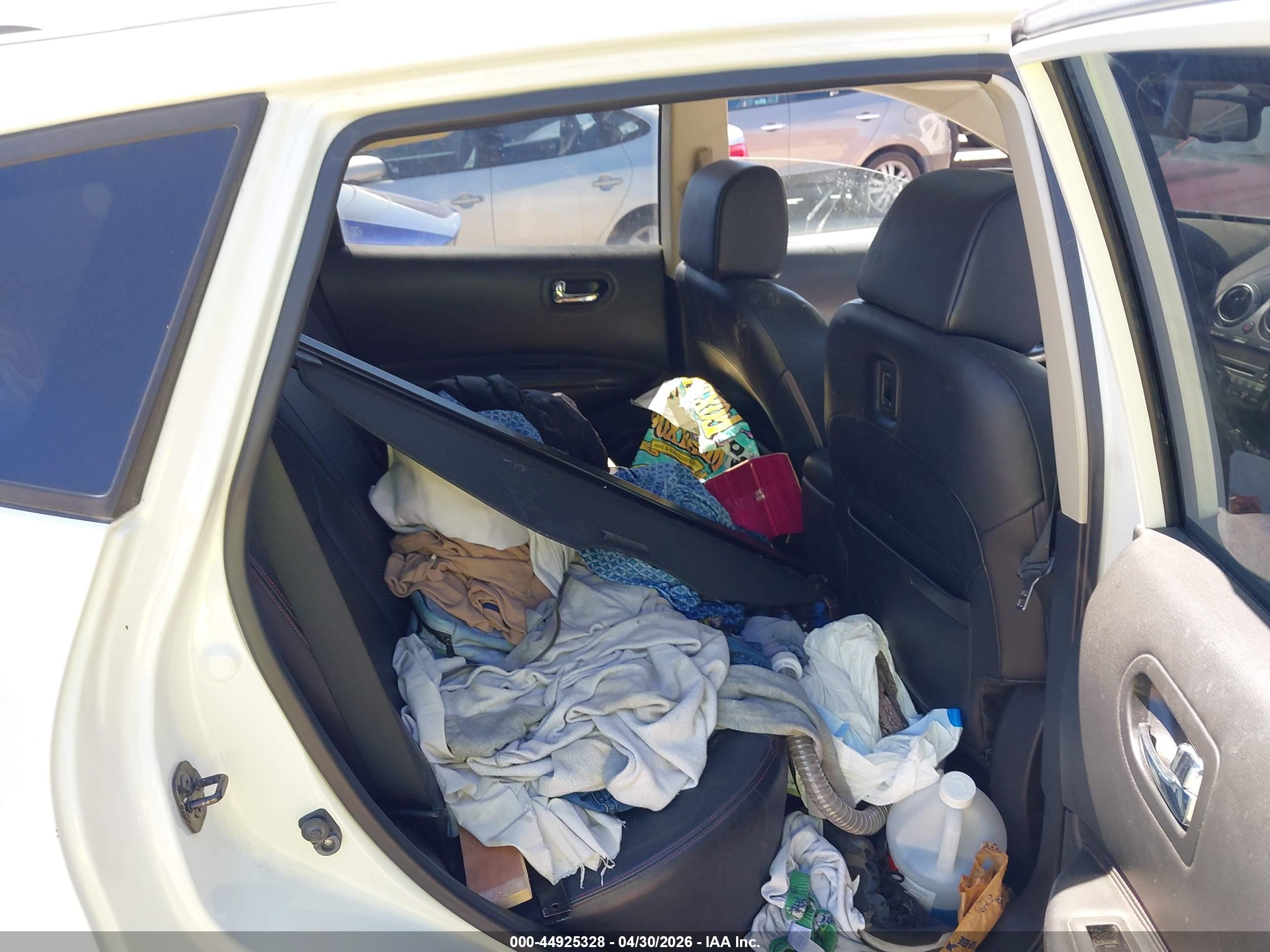 NISSAN ROGUE image 8