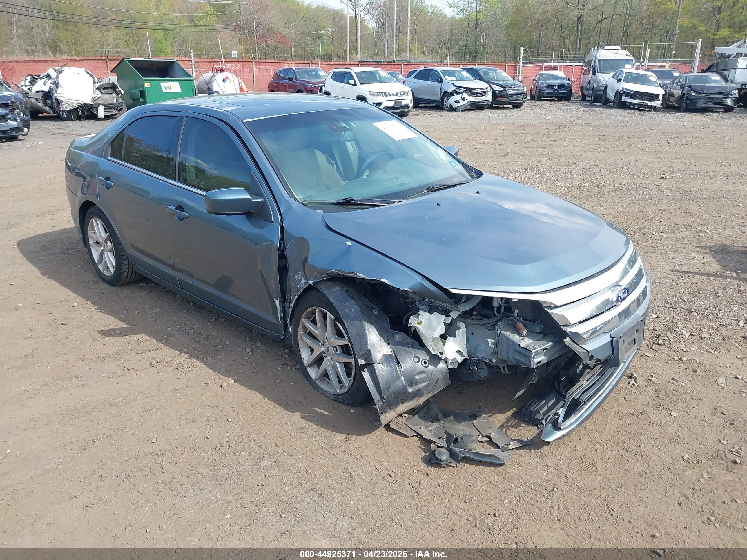 FORD FUSION image 6