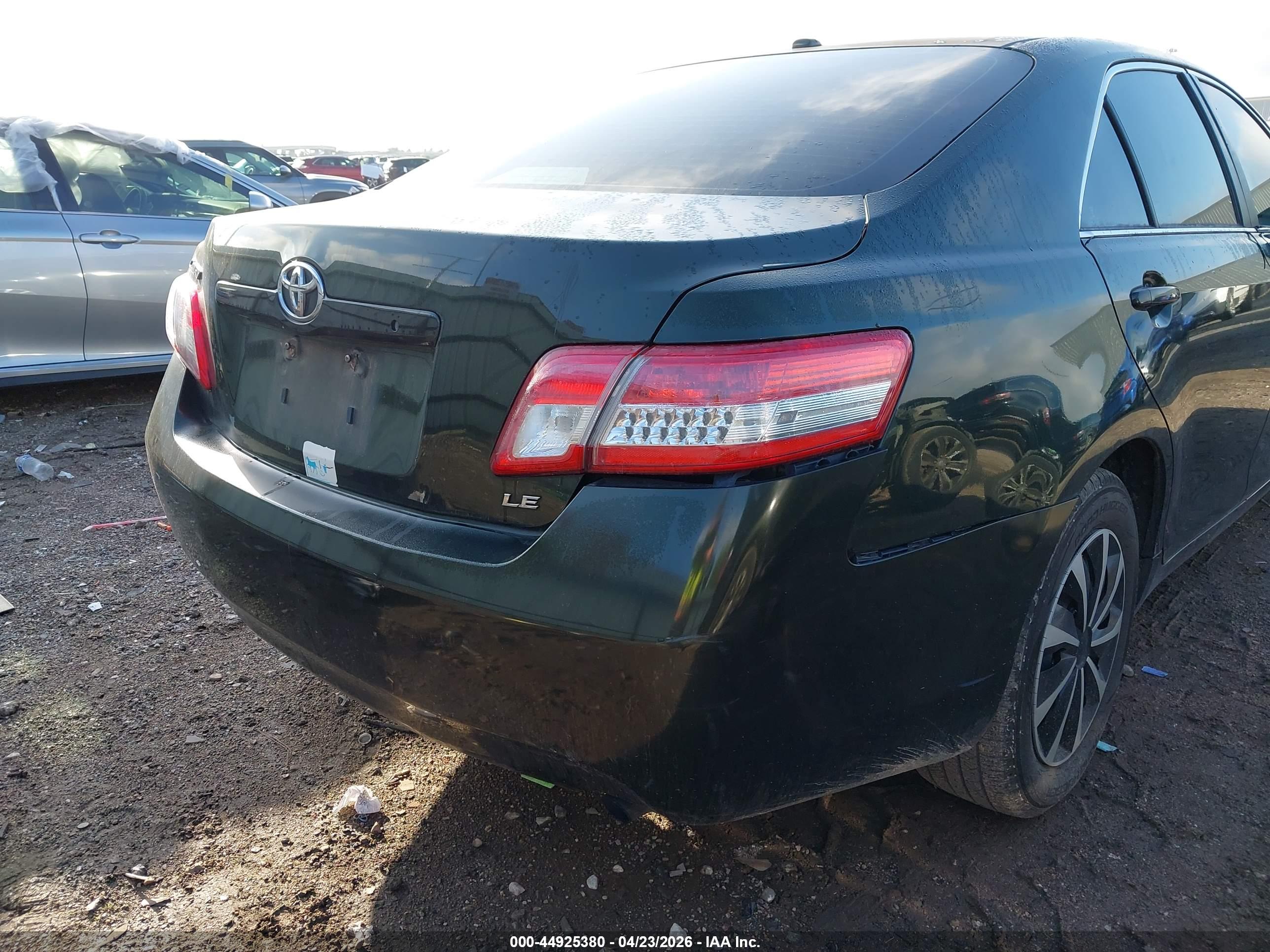 TOYOTA CAMRY image 6
