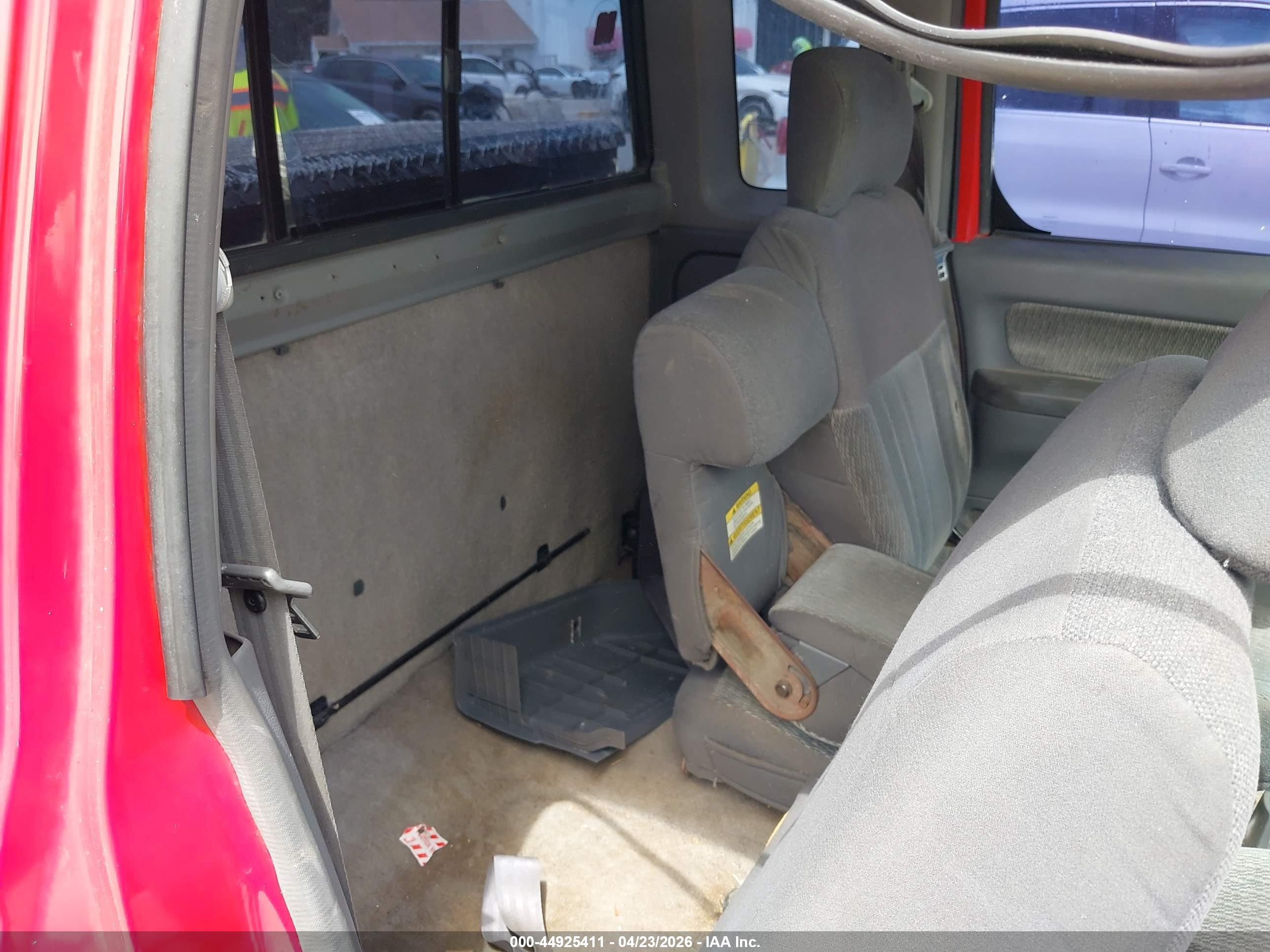 NISSAN FRONTIER image 8