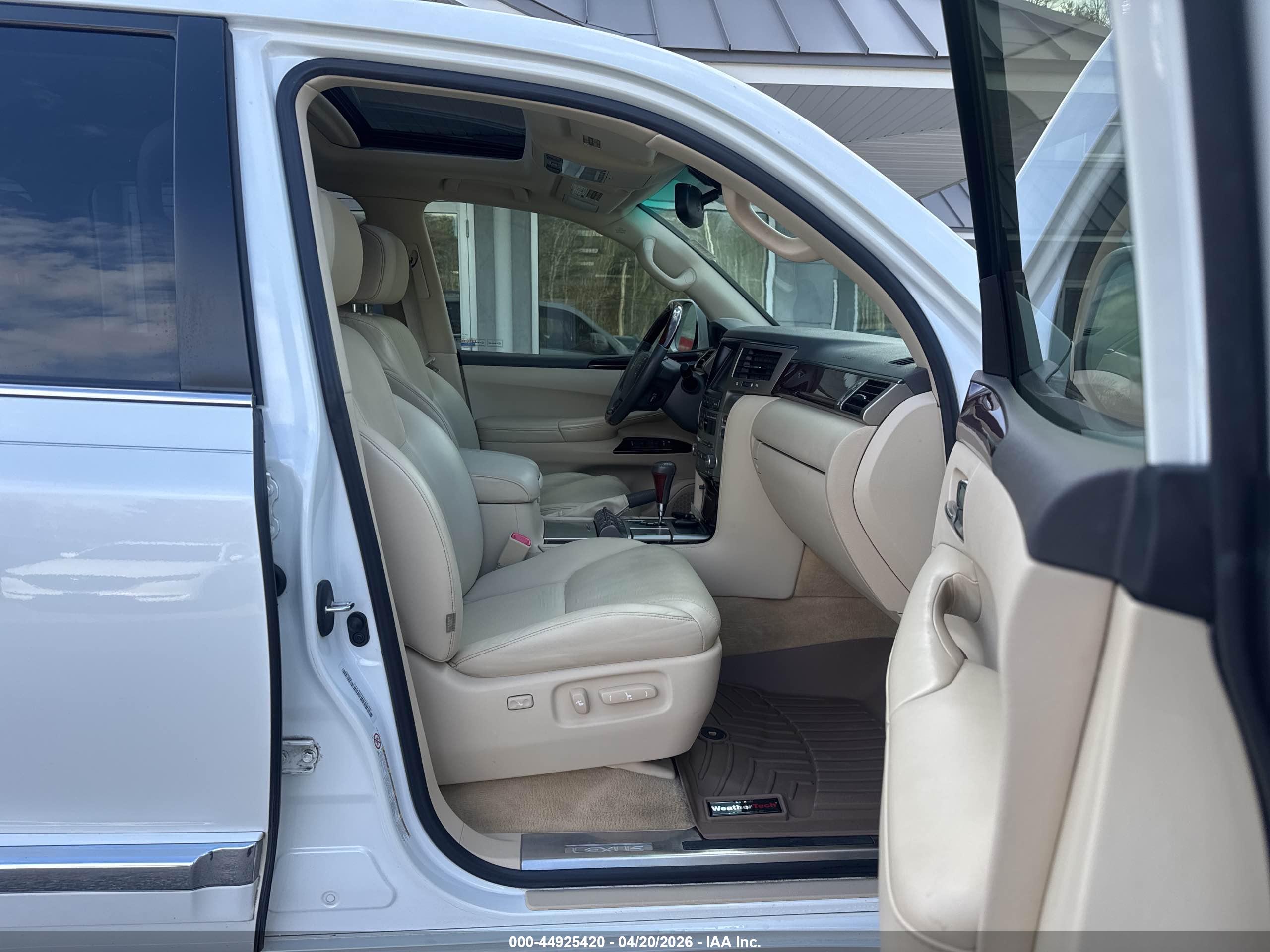 LEXUS LX image 5