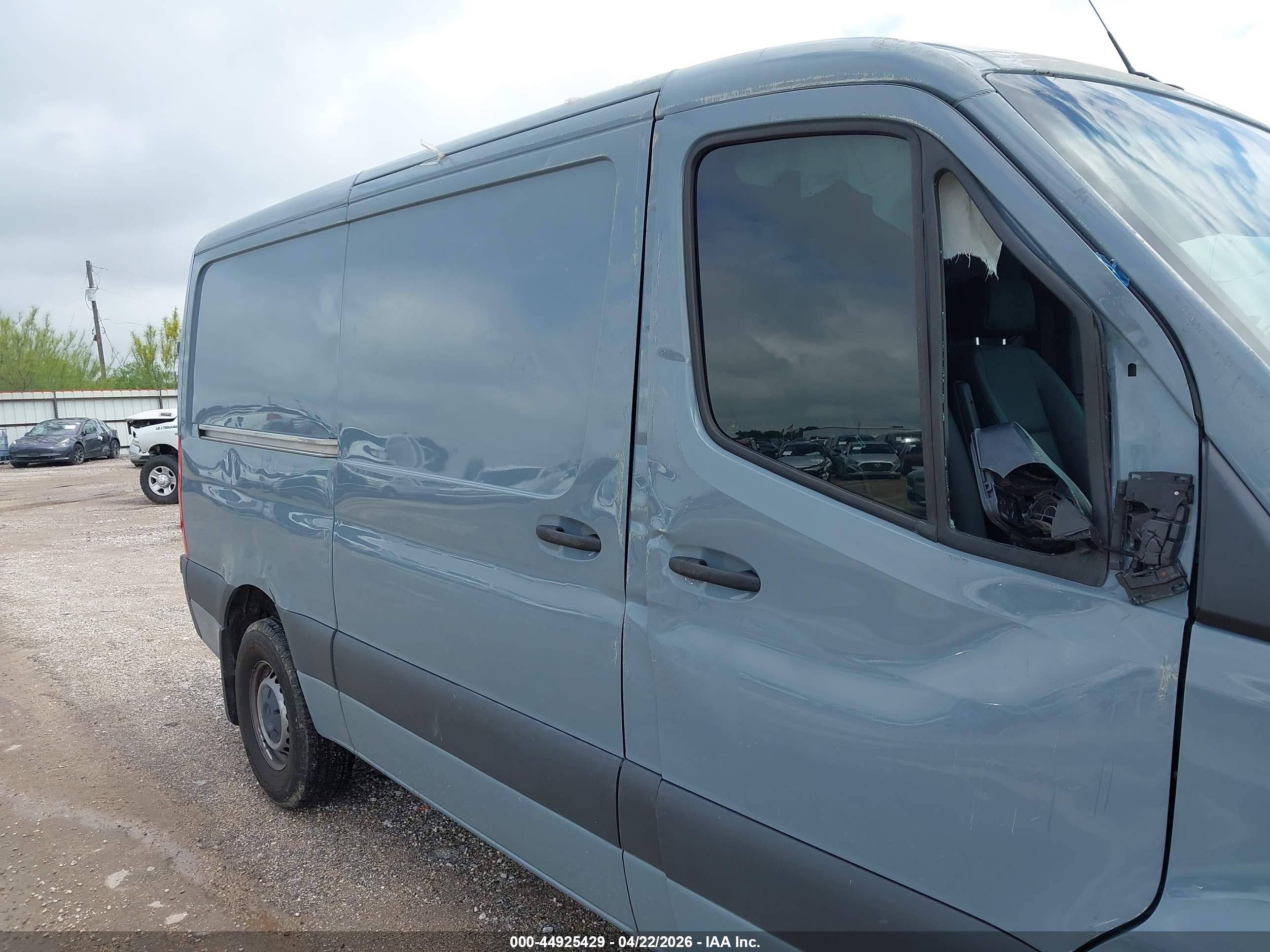 MERCEDES-BENZ SPRINTER image 6