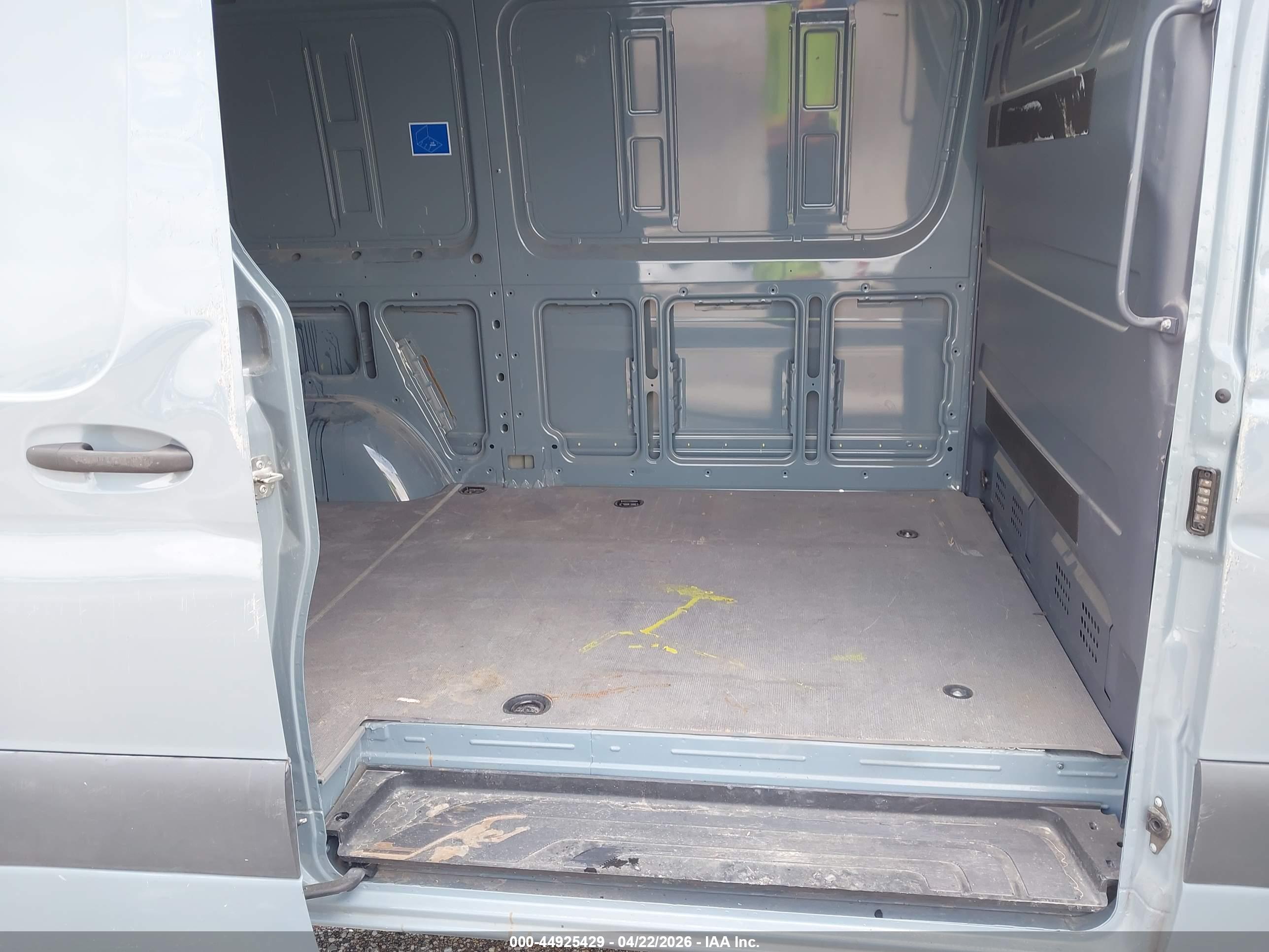 MERCEDES-BENZ SPRINTER image 8