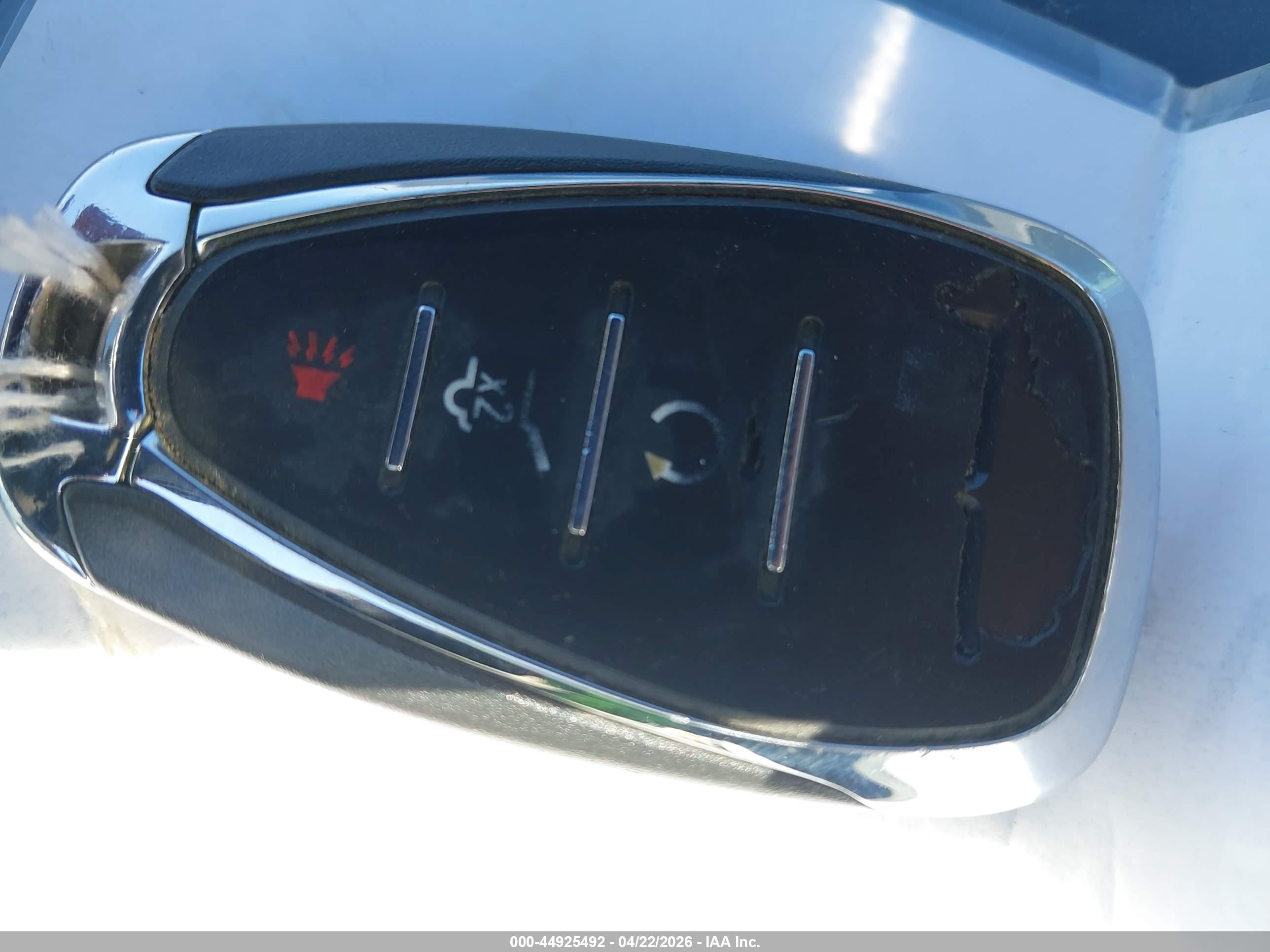 CHEVROLET TRAVERSE image 11