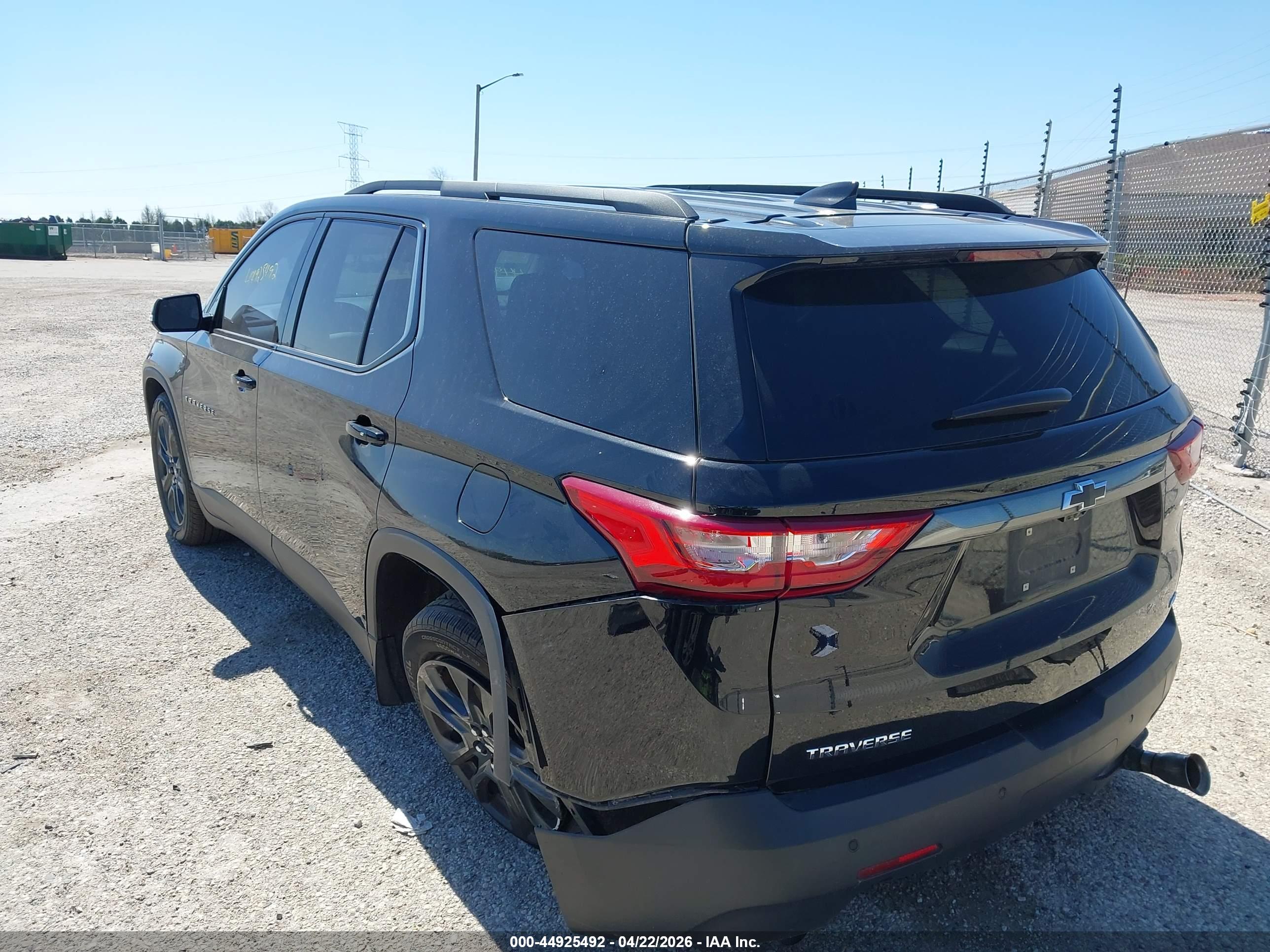 CHEVROLET TRAVERSE image 3