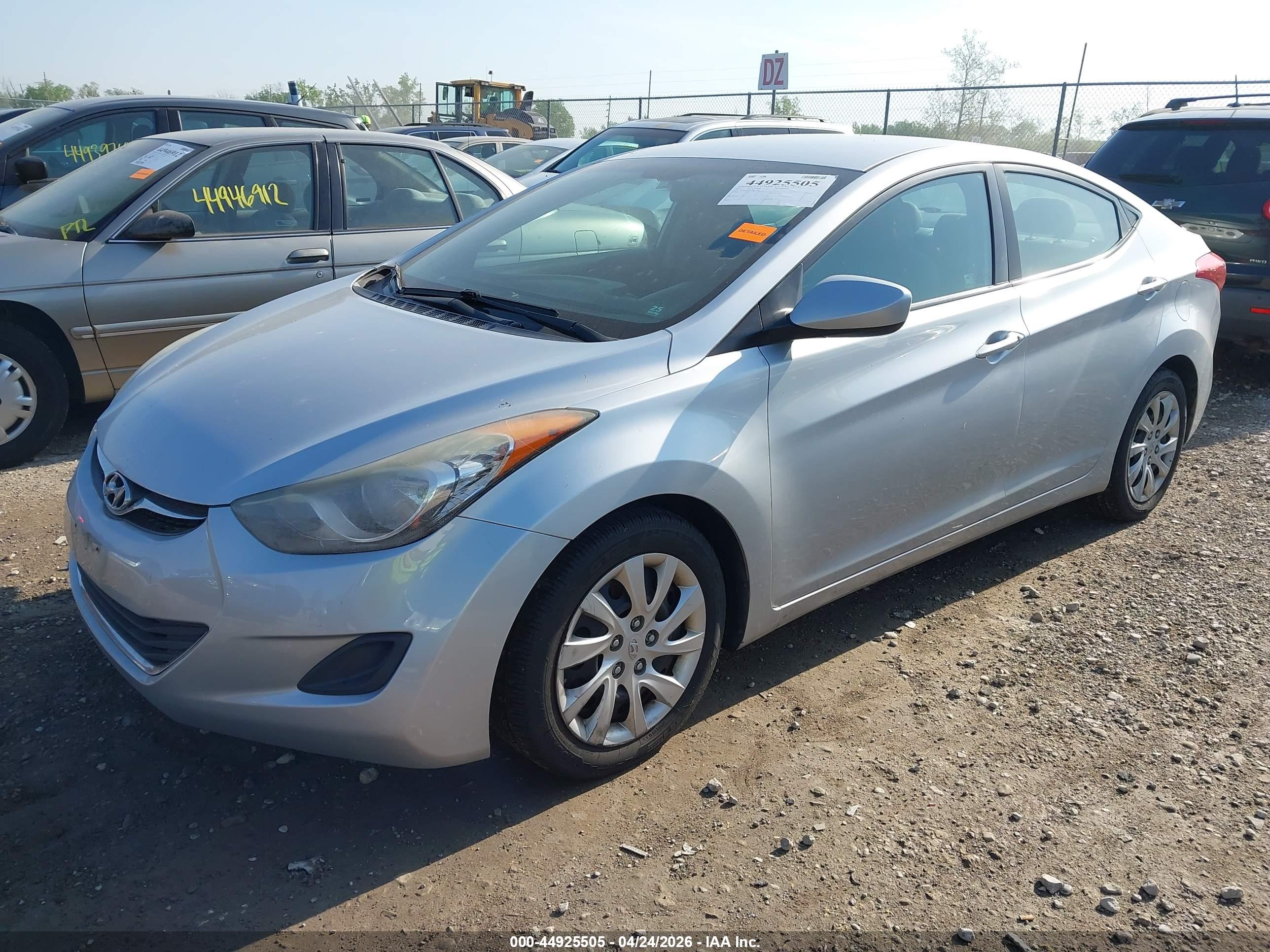 HYUNDAI ELANTRA image 2