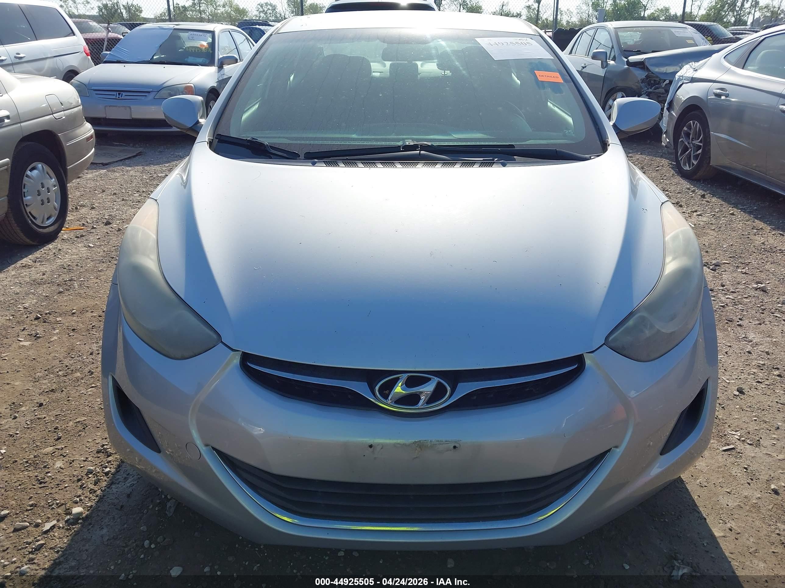 HYUNDAI ELANTRA image 6