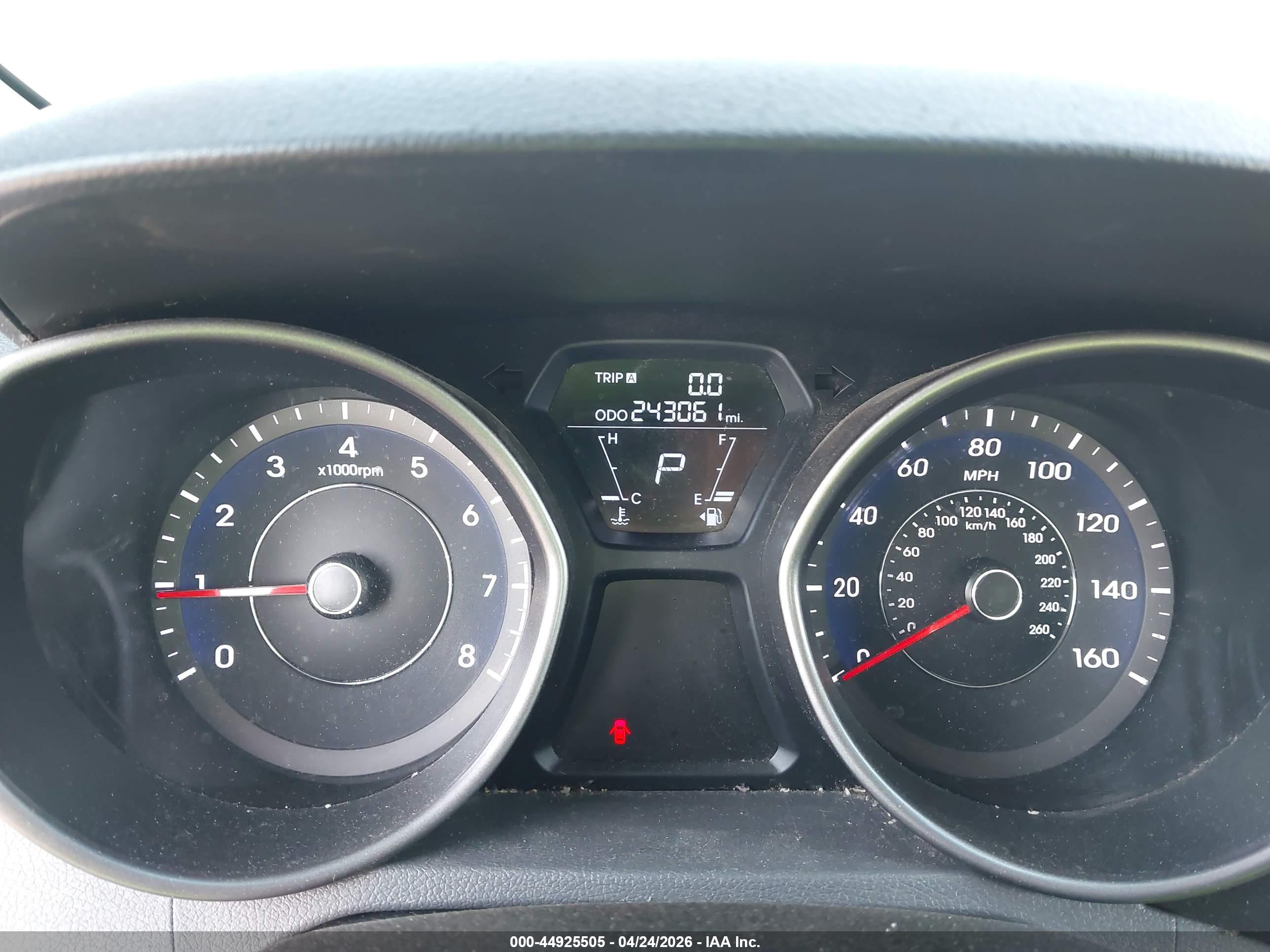 HYUNDAI ELANTRA image 7