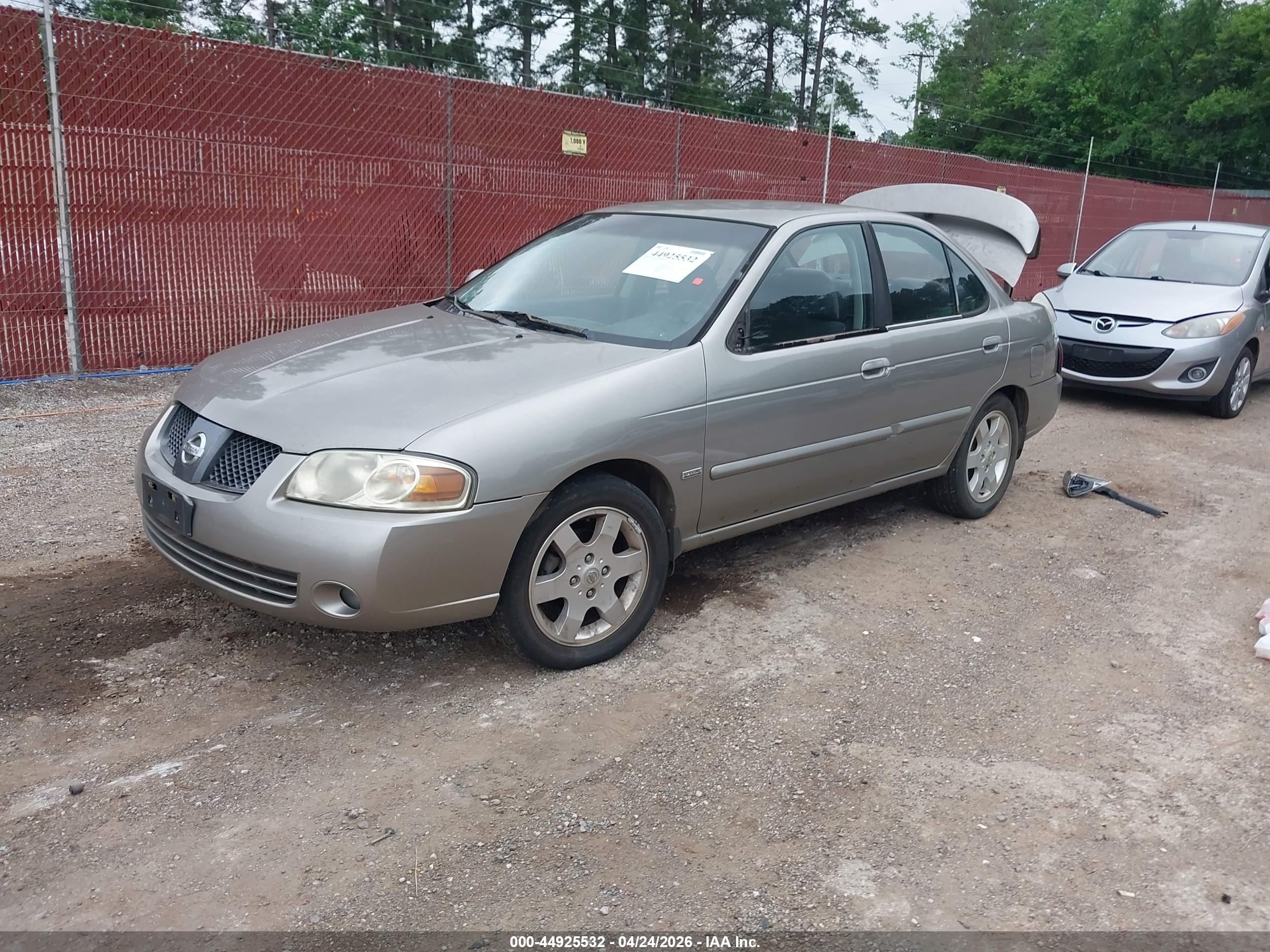 NISSAN SENTRA image 2