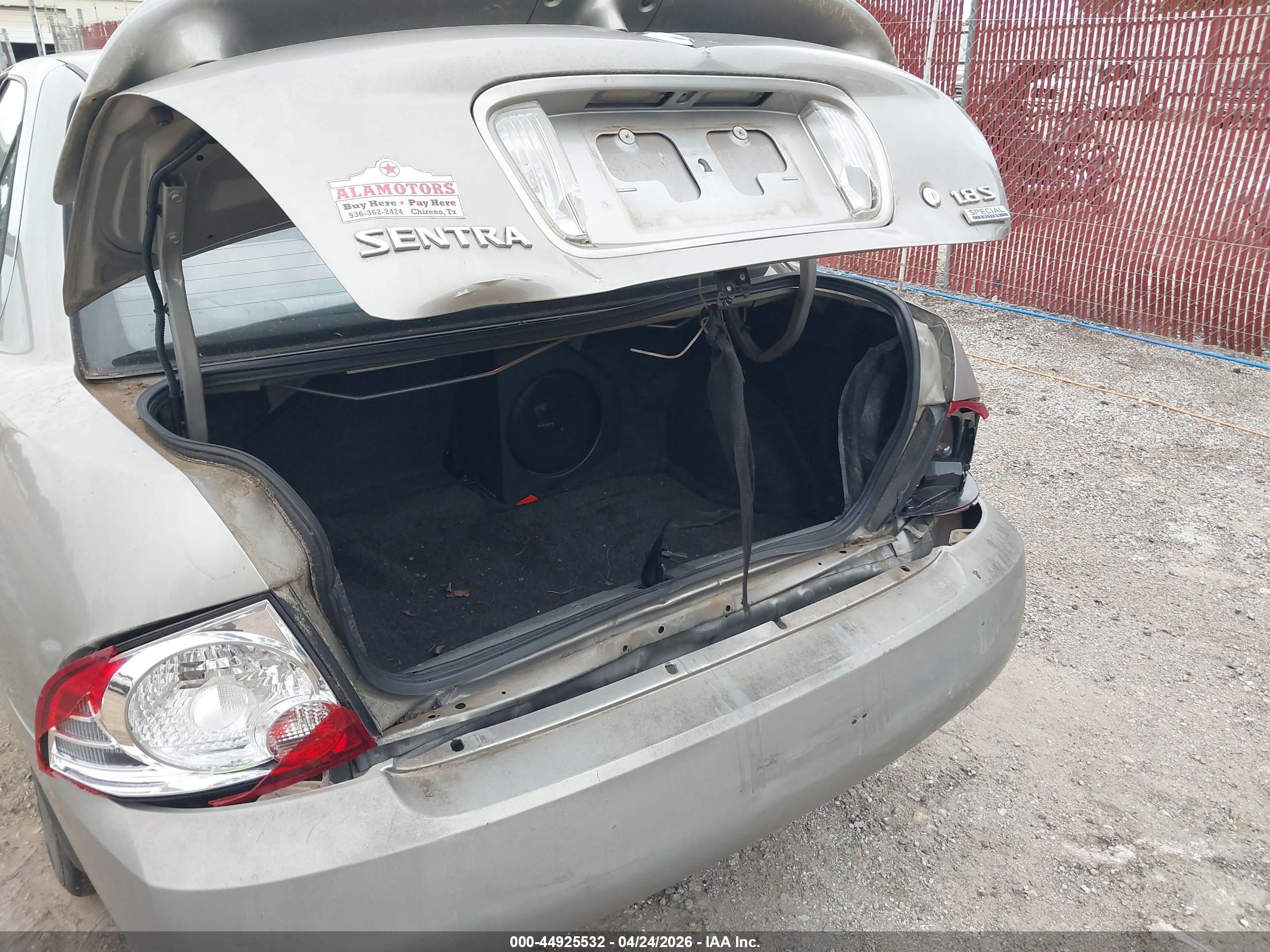NISSAN SENTRA image 6
