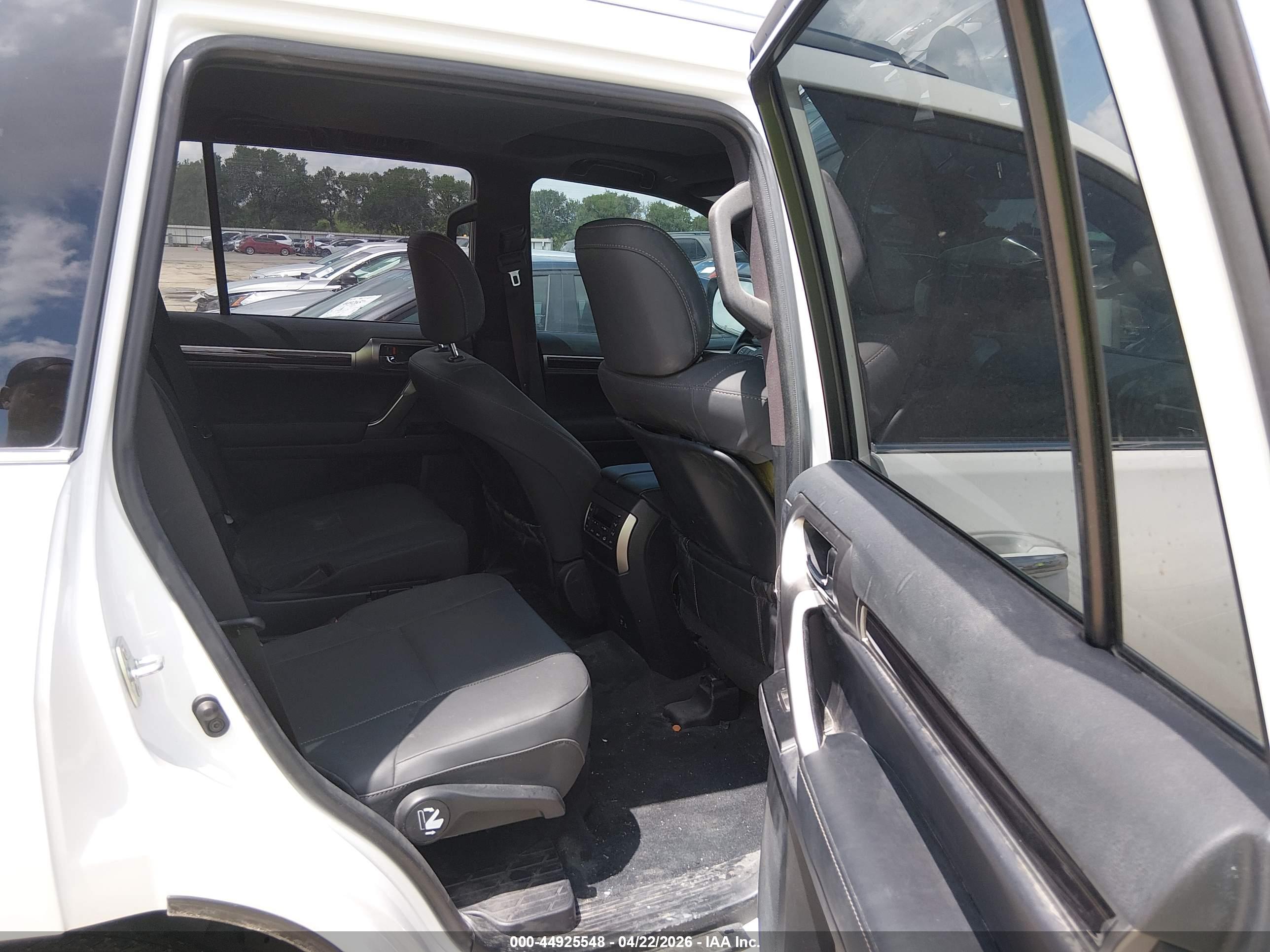 LEXUS GX image 8