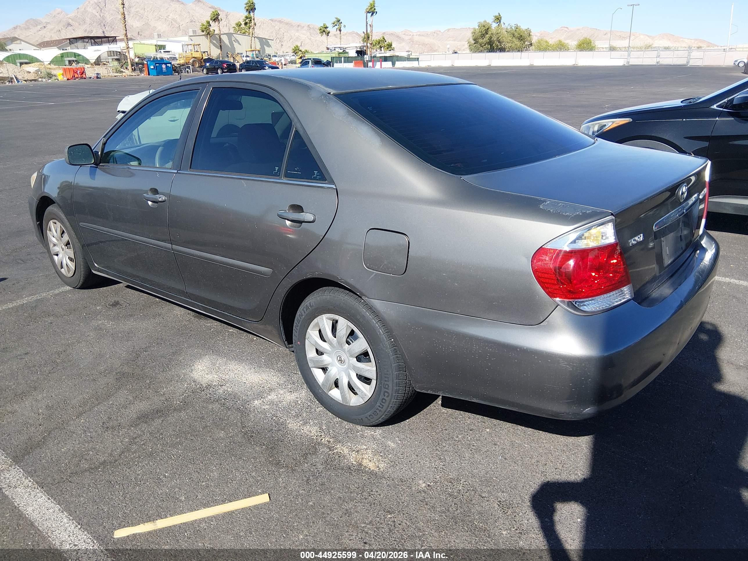 TOYOTA CAMRY image 3
