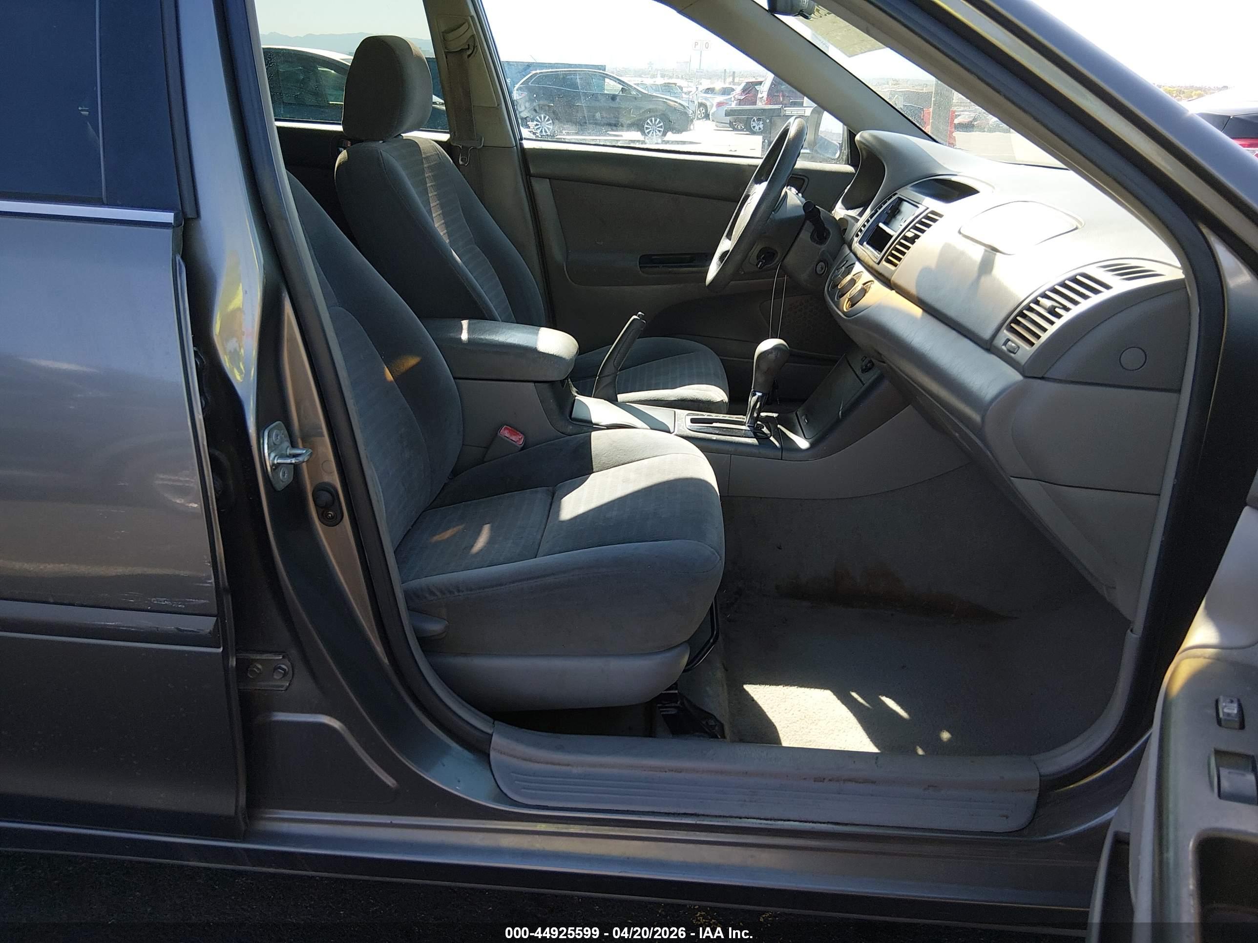 TOYOTA CAMRY image 5