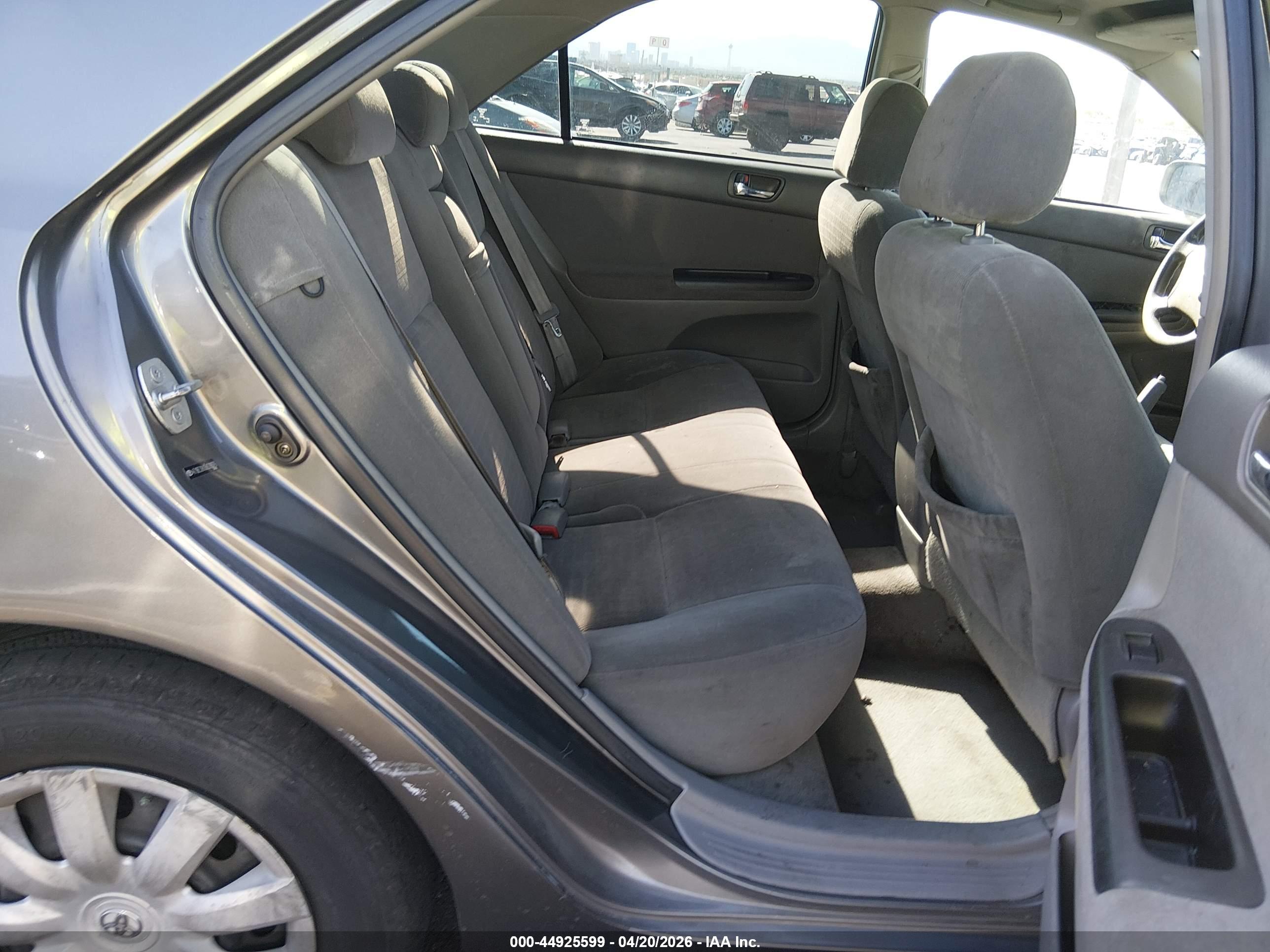 TOYOTA CAMRY image 8