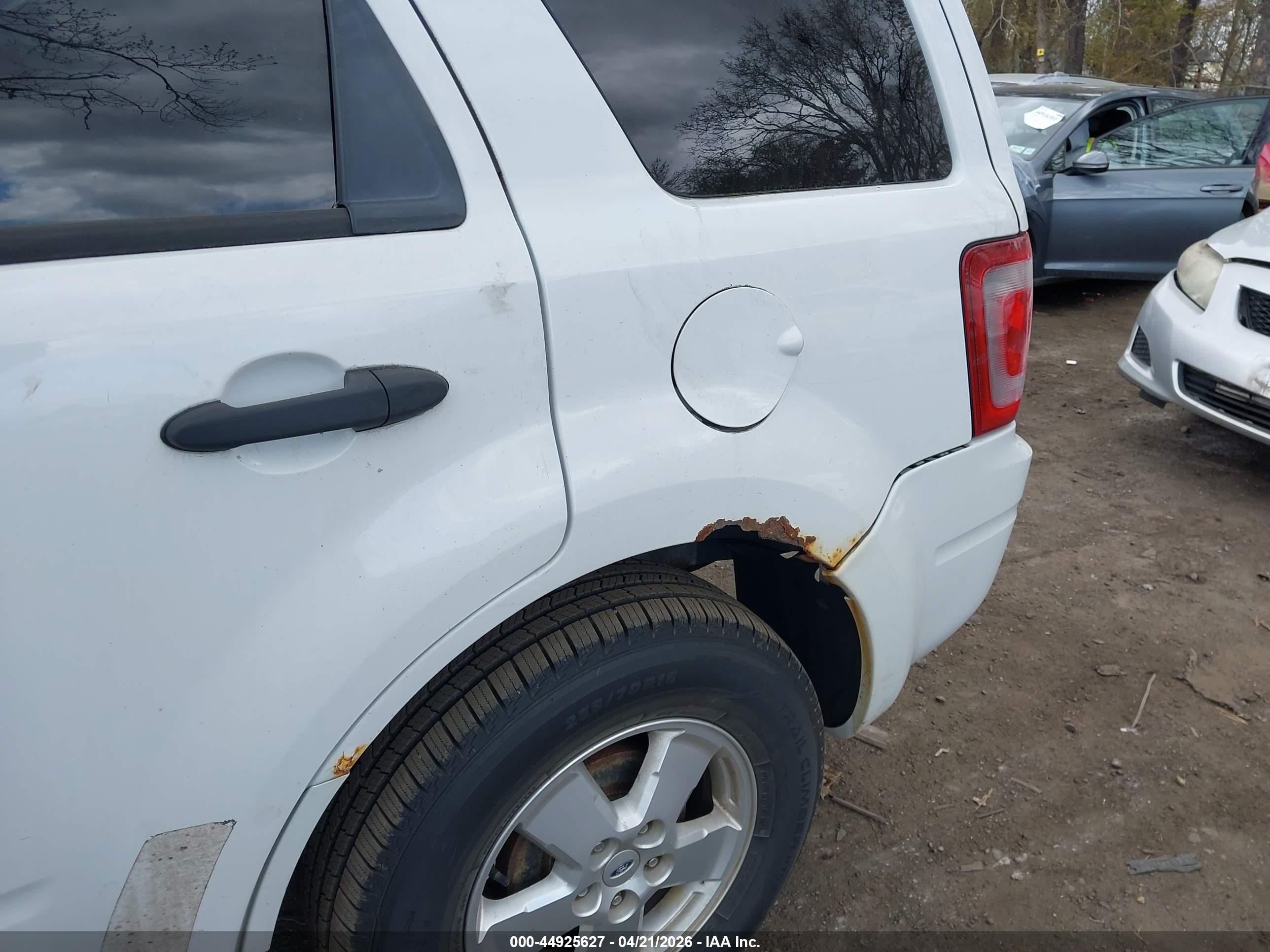 FORD ESCAPE image 6