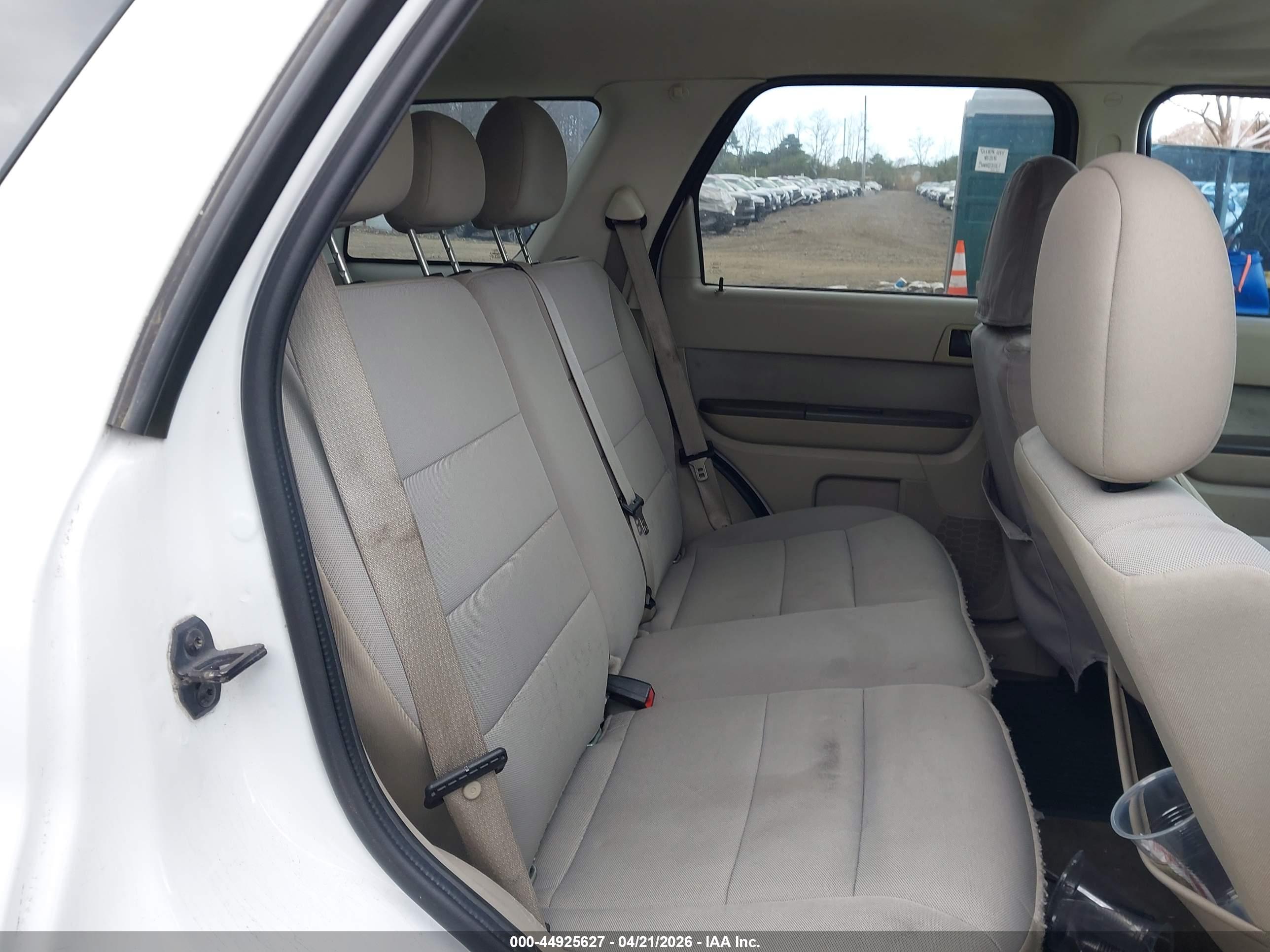 FORD ESCAPE image 8