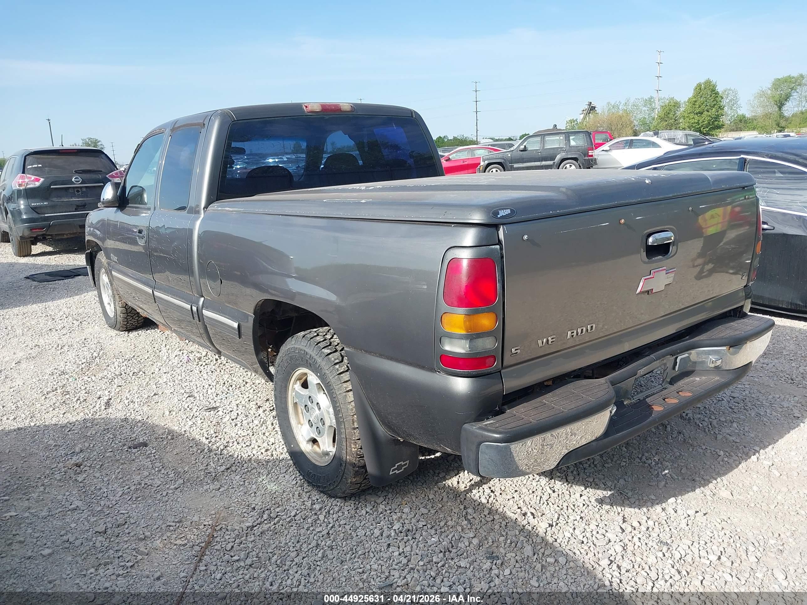 CHEVROLET SILVERADO image 3