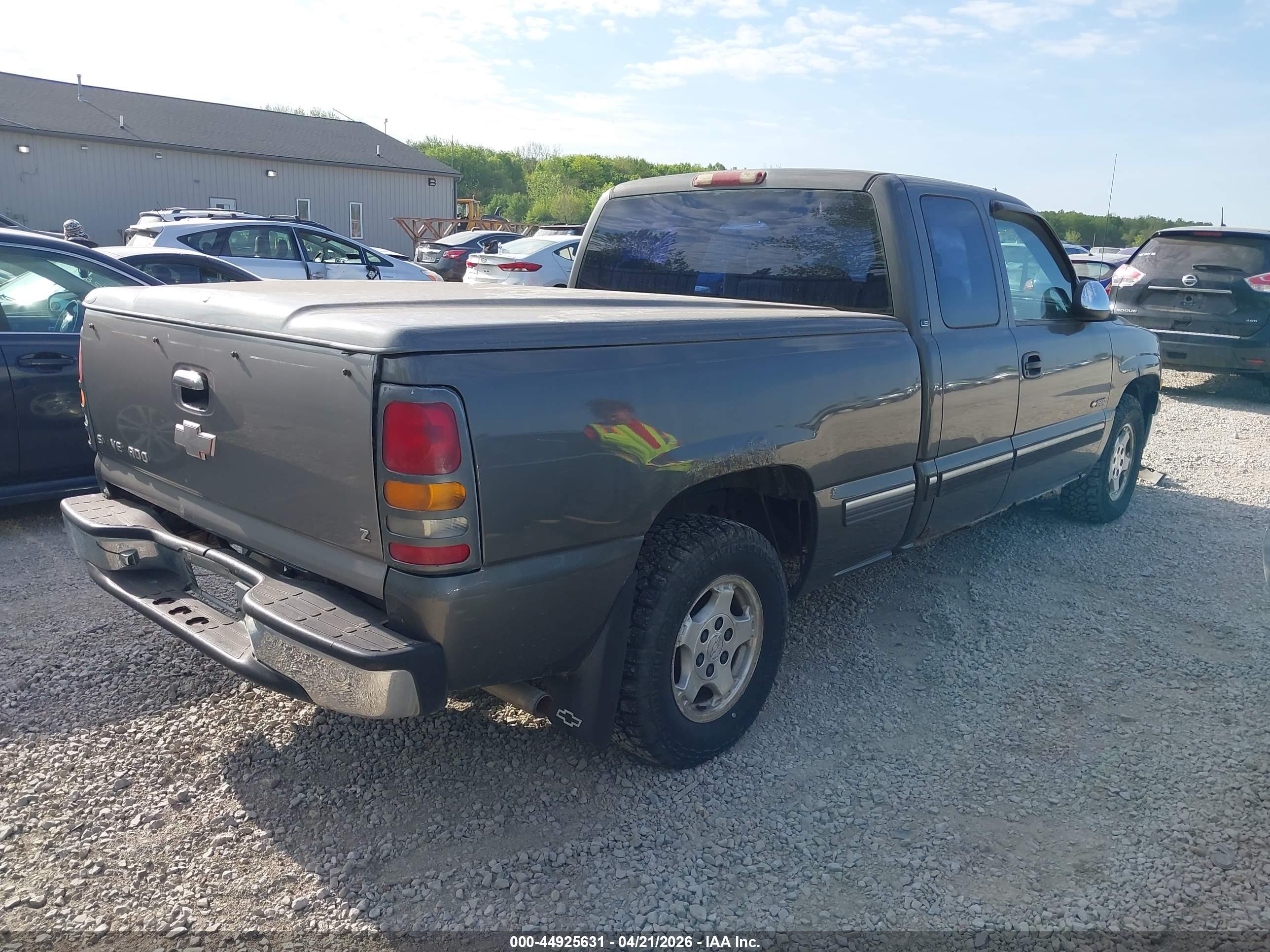 CHEVROLET SILVERADO image 4