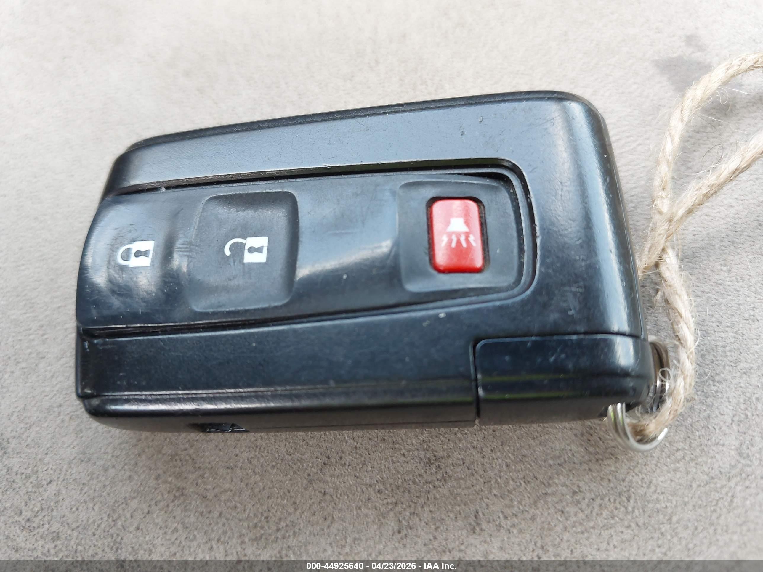 TOYOTA PRIUS image 11