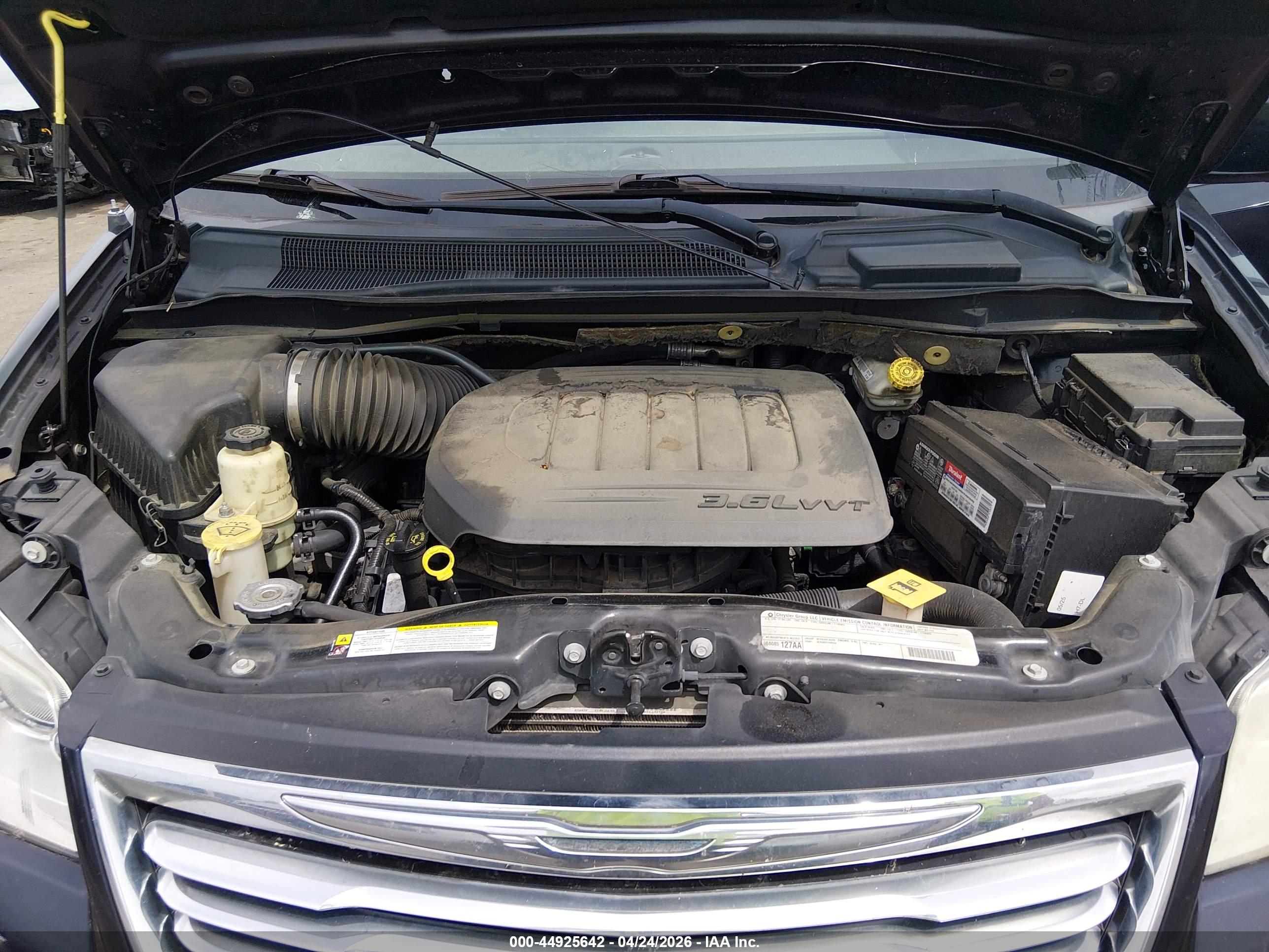 CHRYSLER TOWN image 10