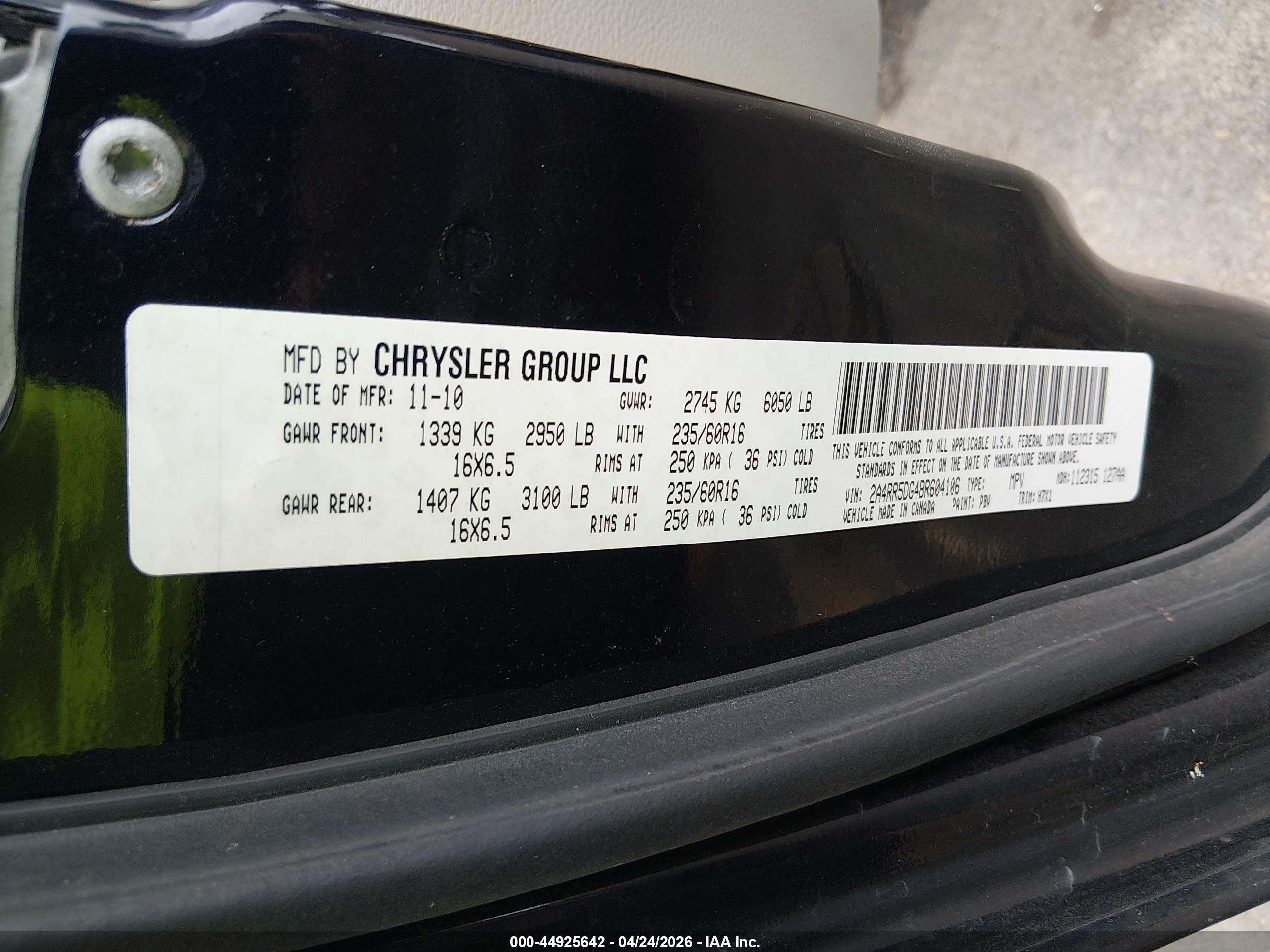 CHRYSLER TOWN image 9