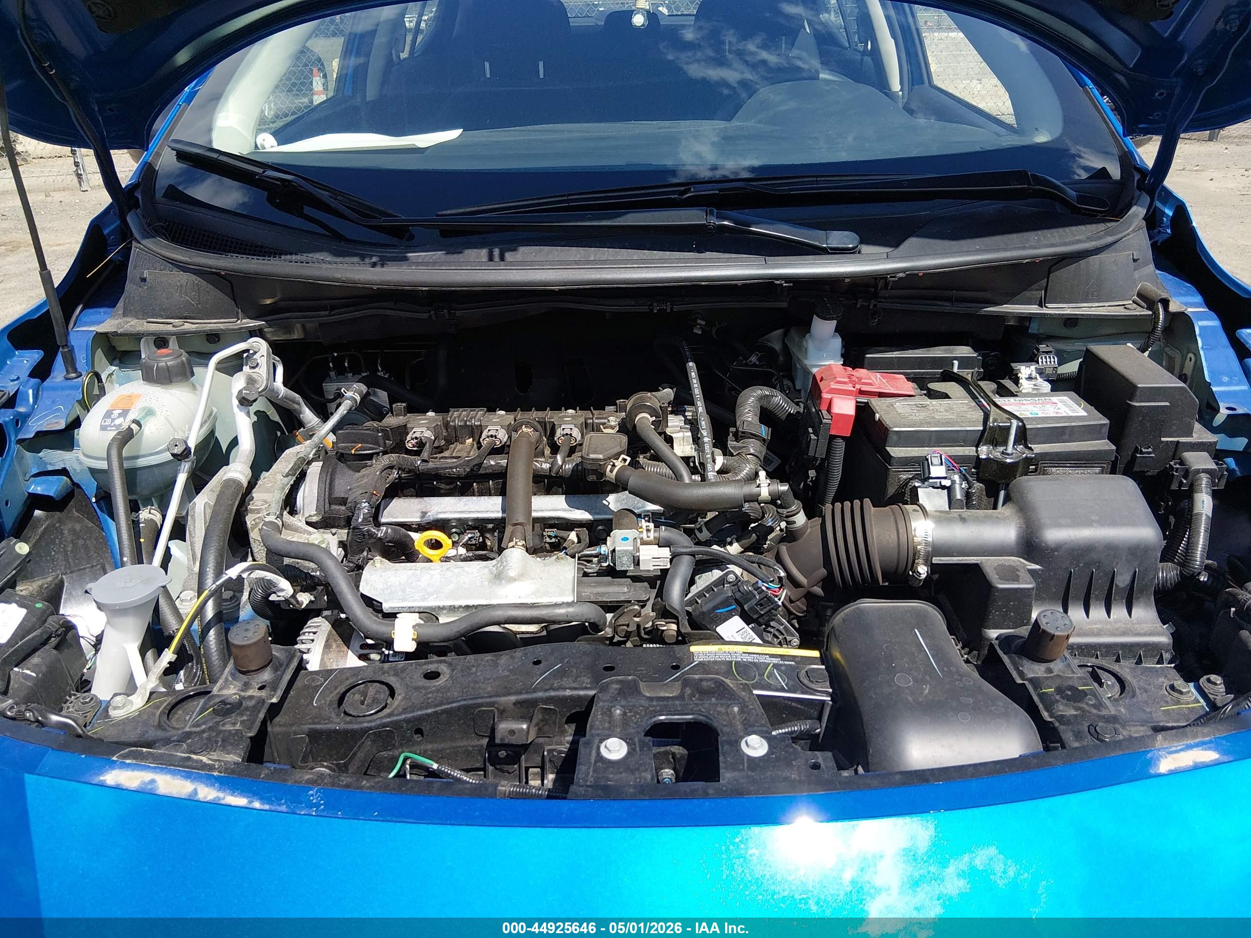 NISSAN VERSA image 10