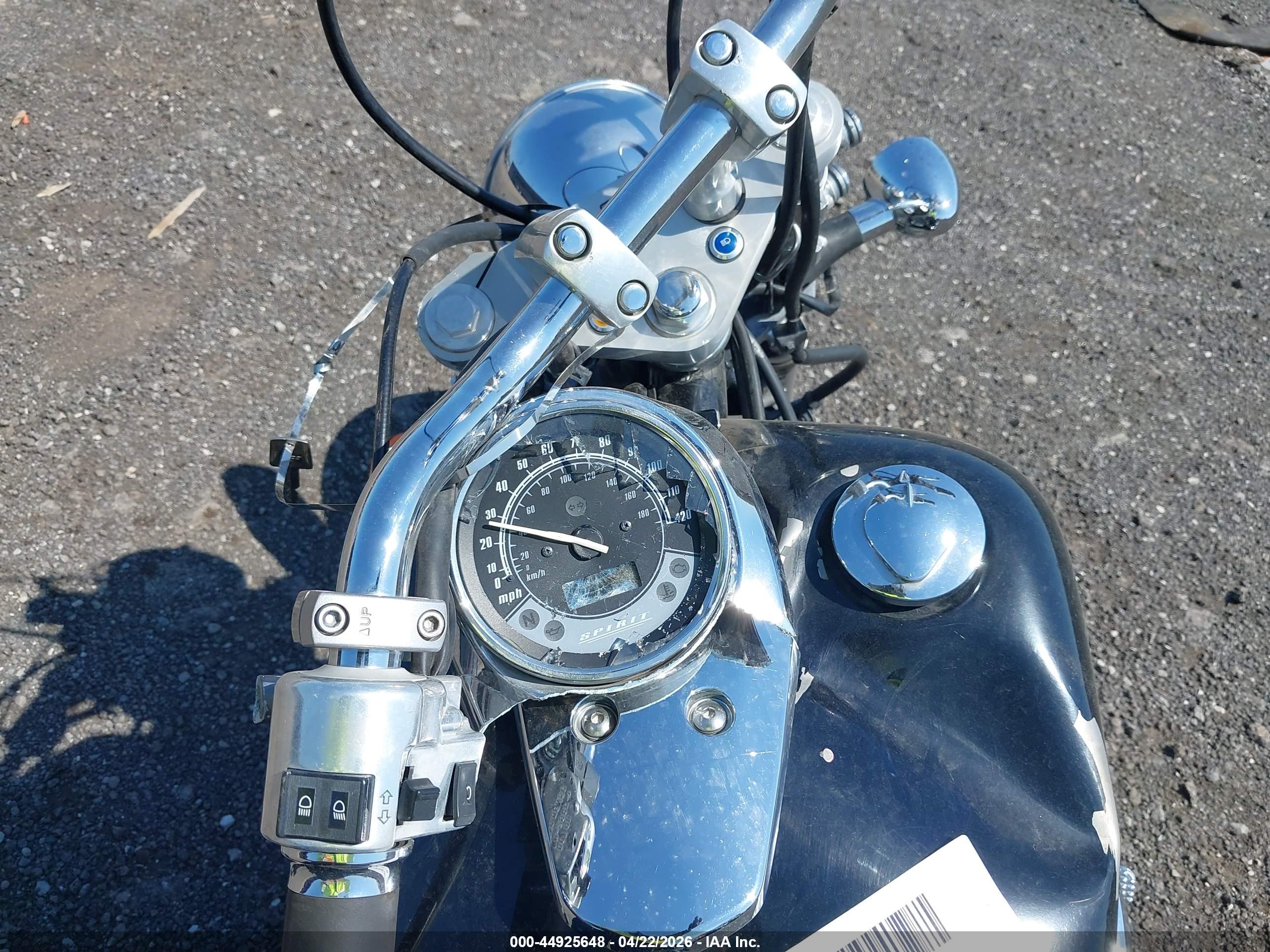 HONDA VT750 image 7