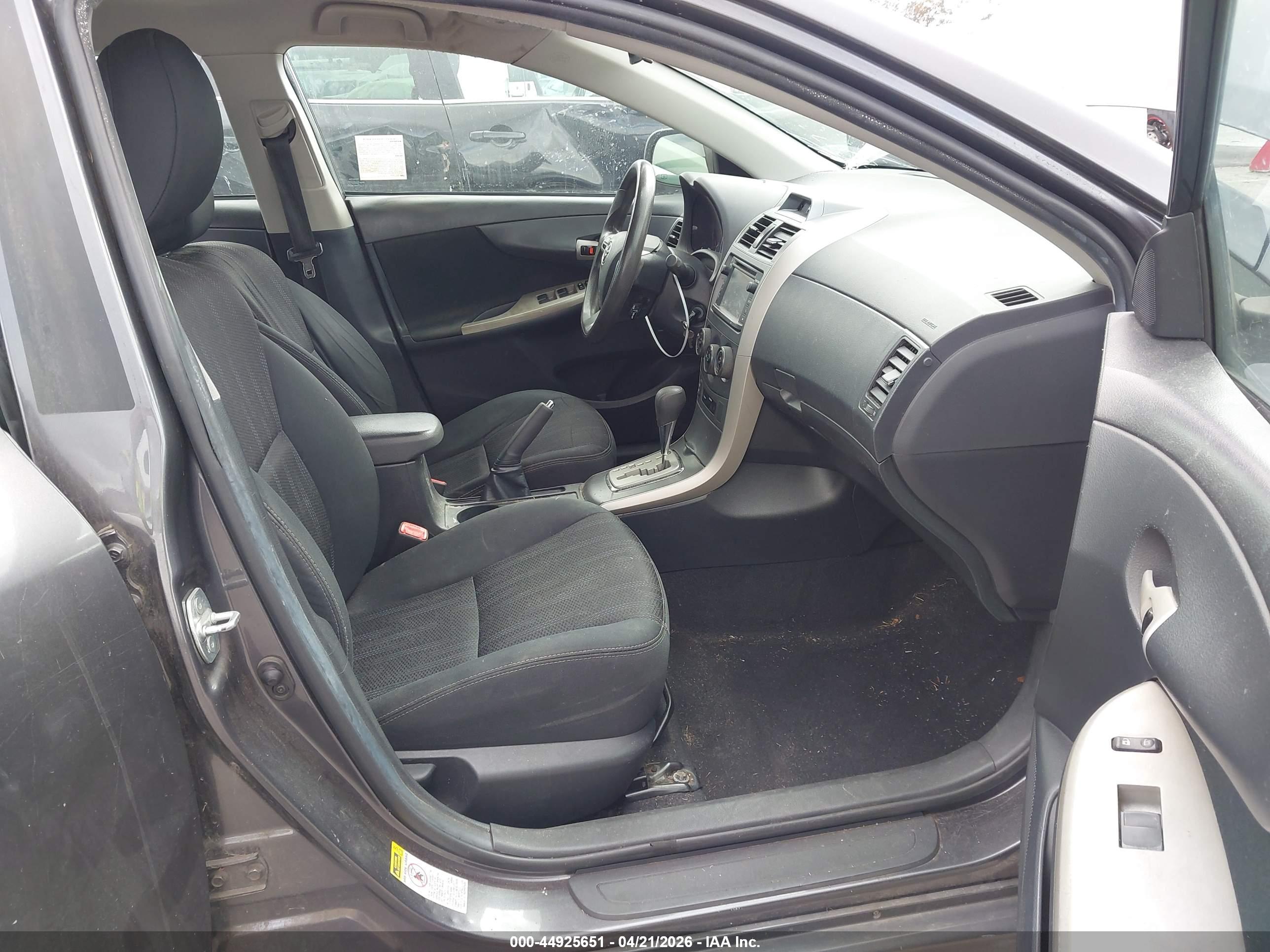 TOYOTA COROLLA image 5
