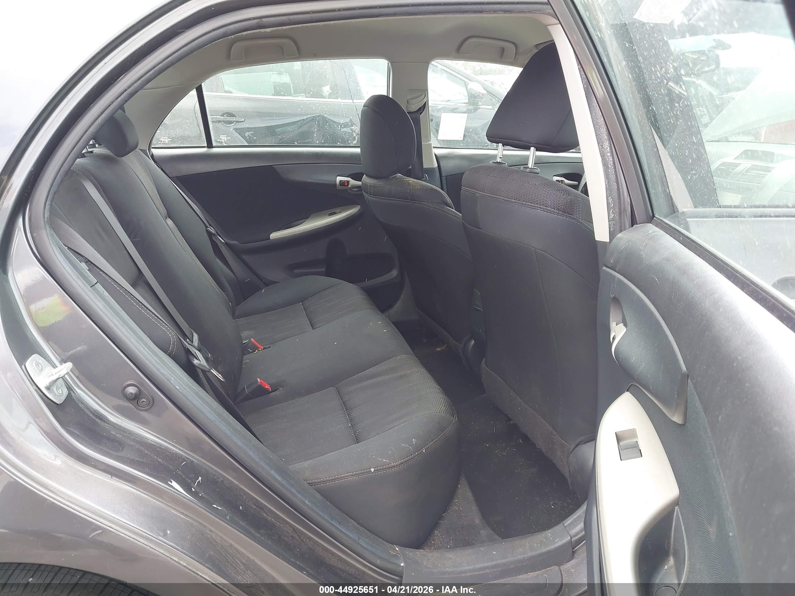 TOYOTA COROLLA image 8