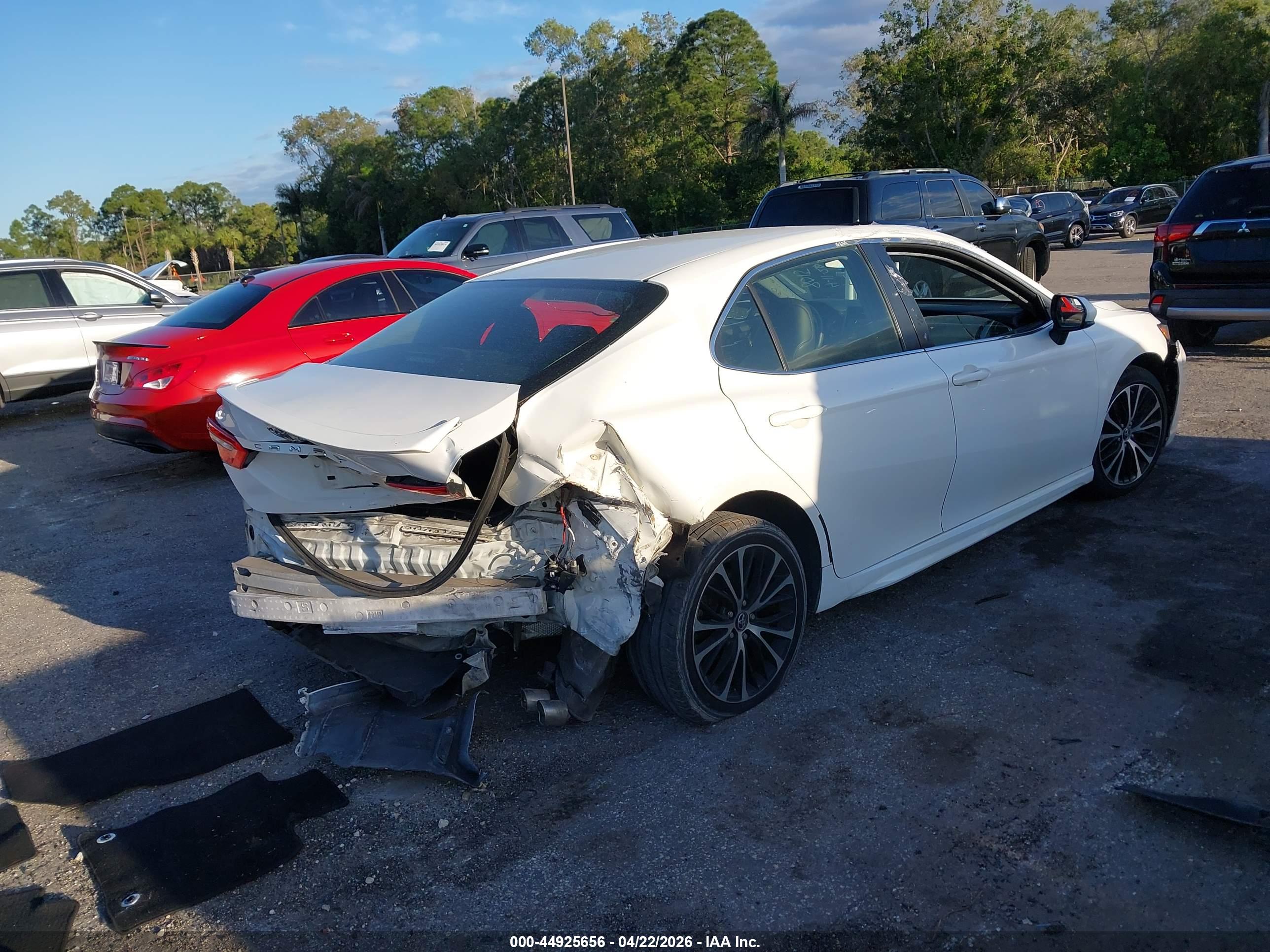 TOYOTA CAMRY image 4