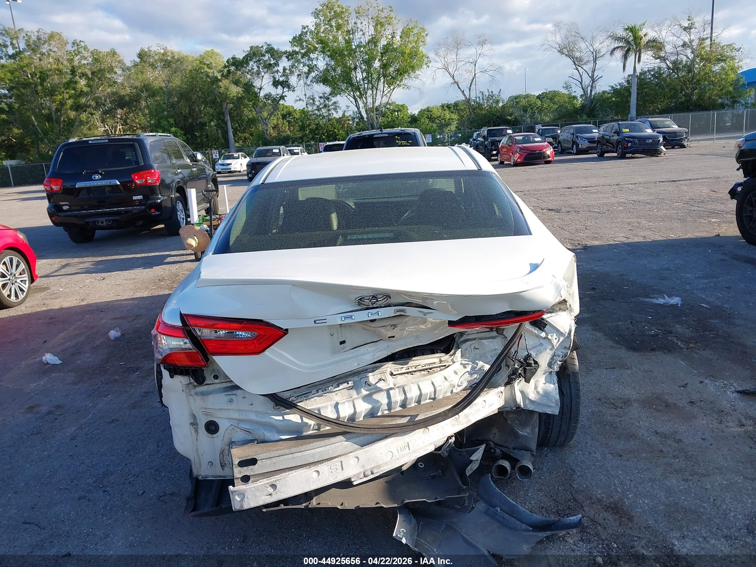 TOYOTA CAMRY image 6