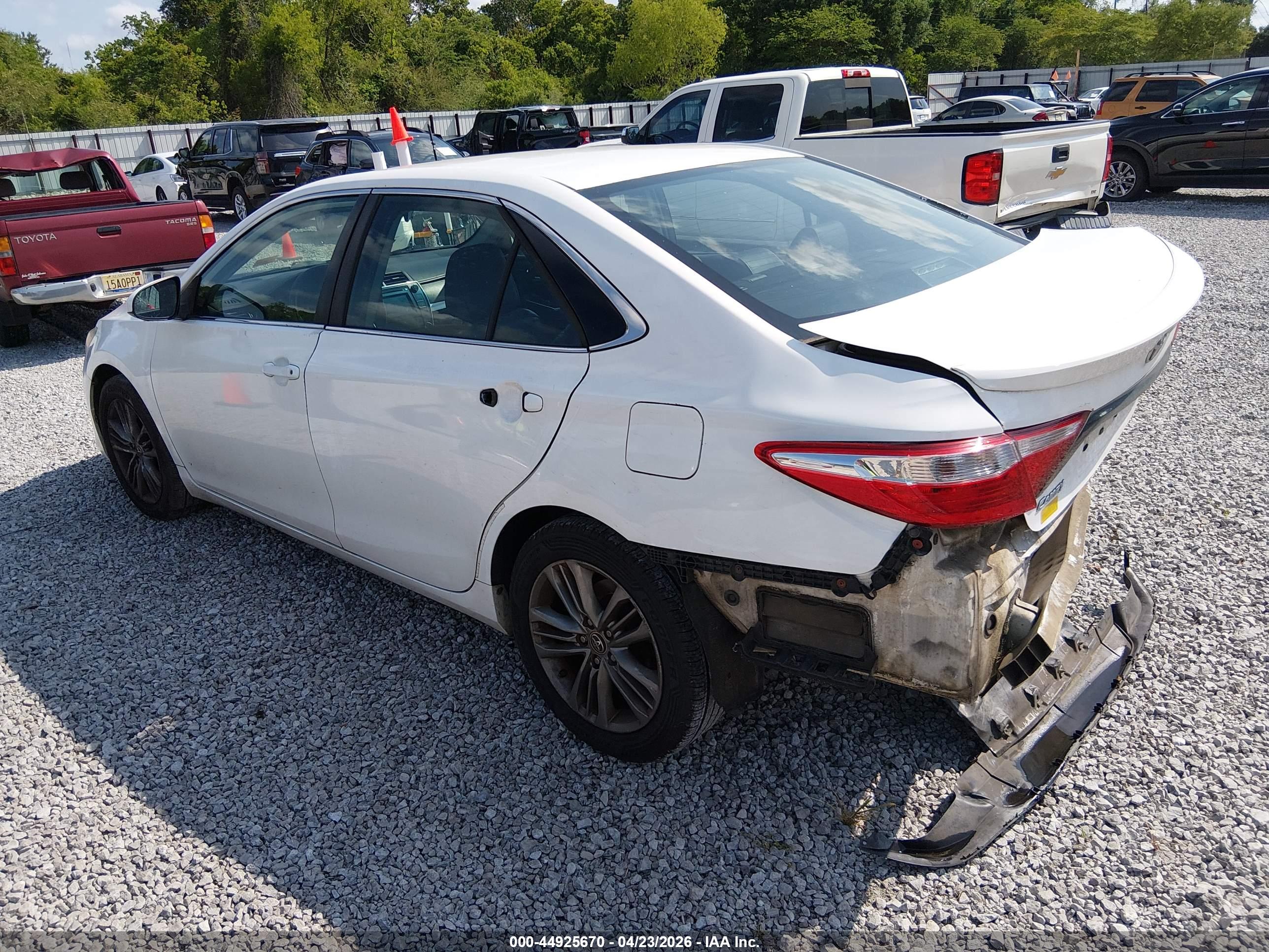 TOYOTA CAMRY image 3