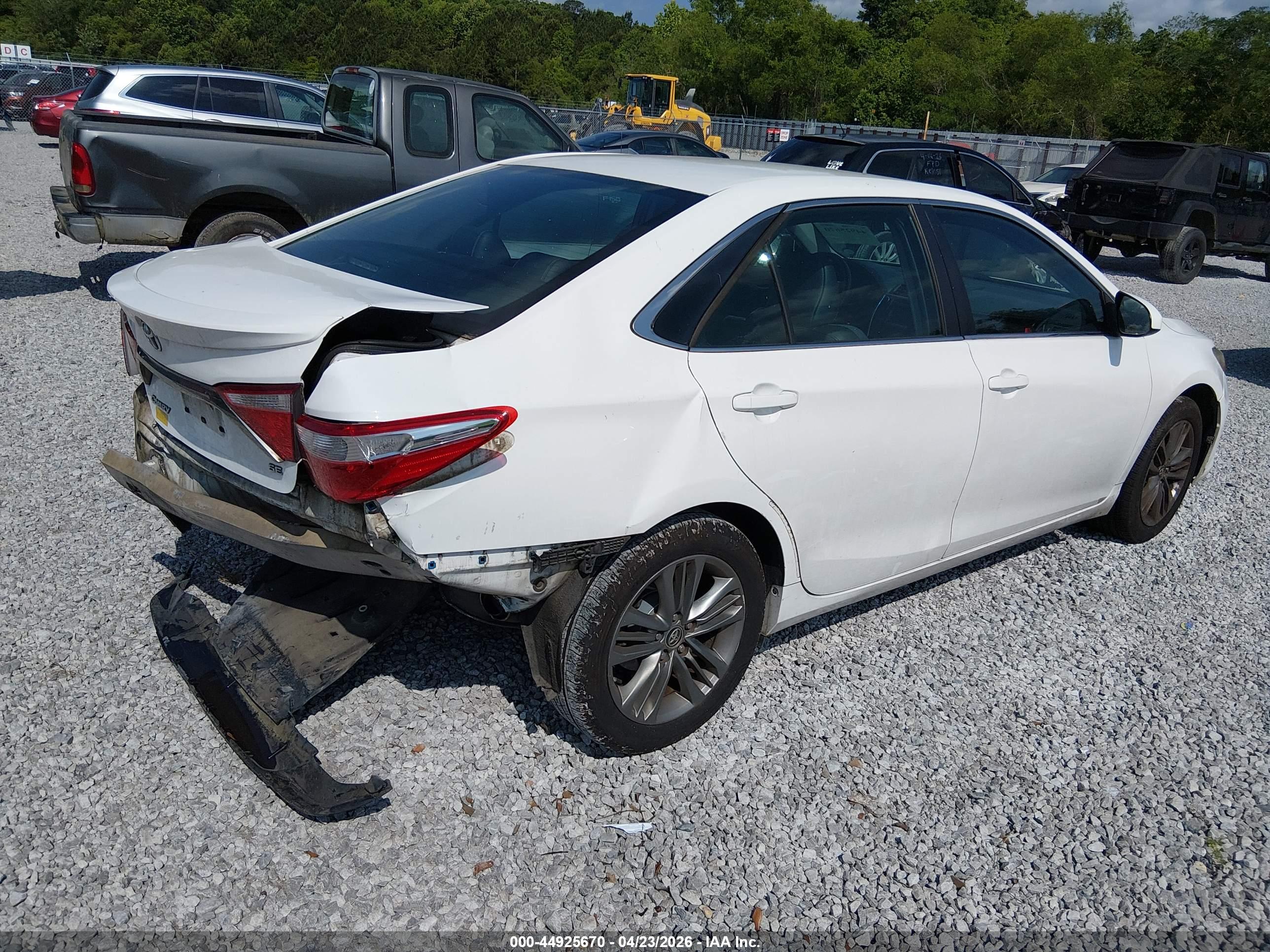 TOYOTA CAMRY image 4