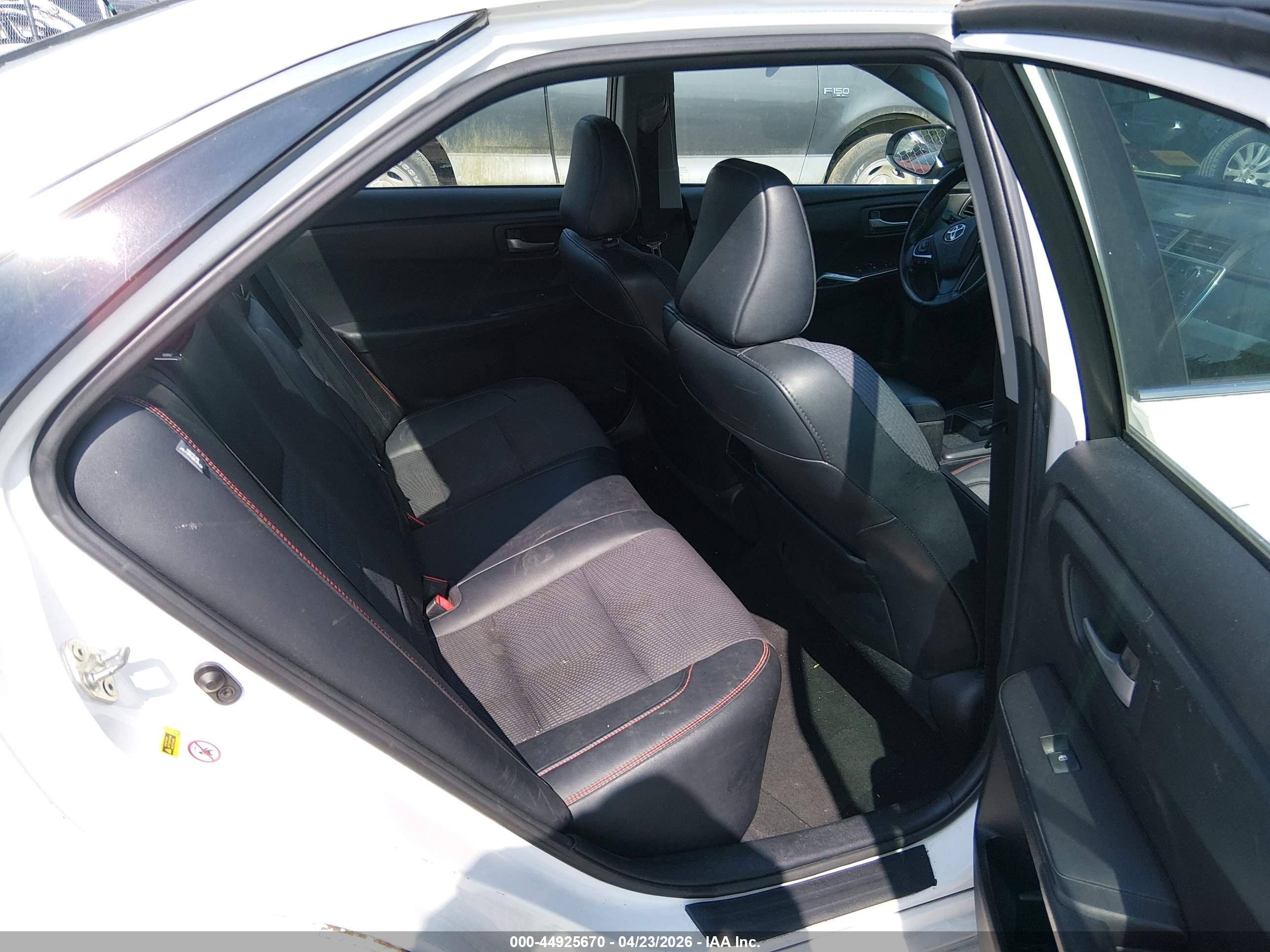 TOYOTA CAMRY image 8