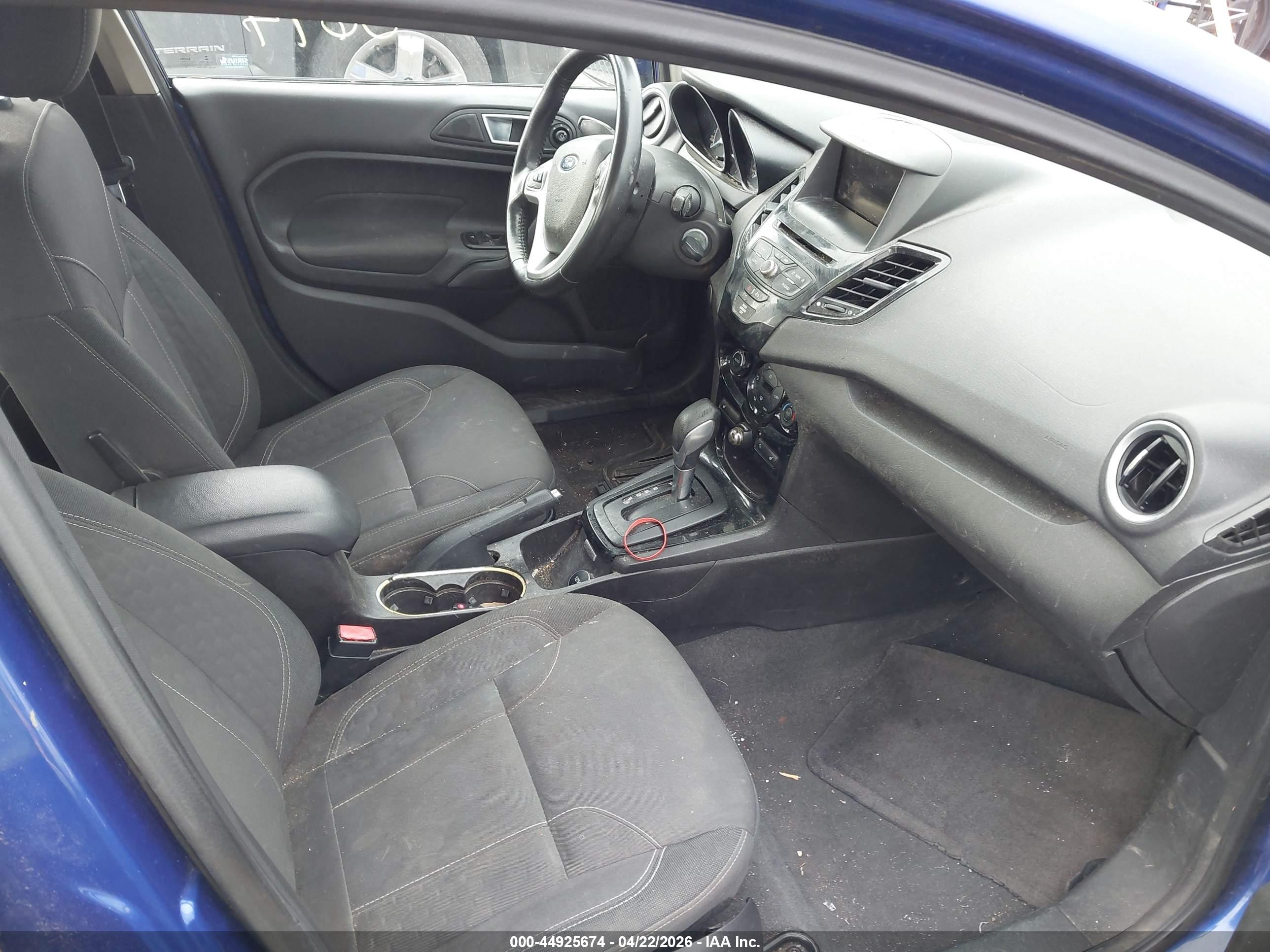 FORD FIESTA image 5