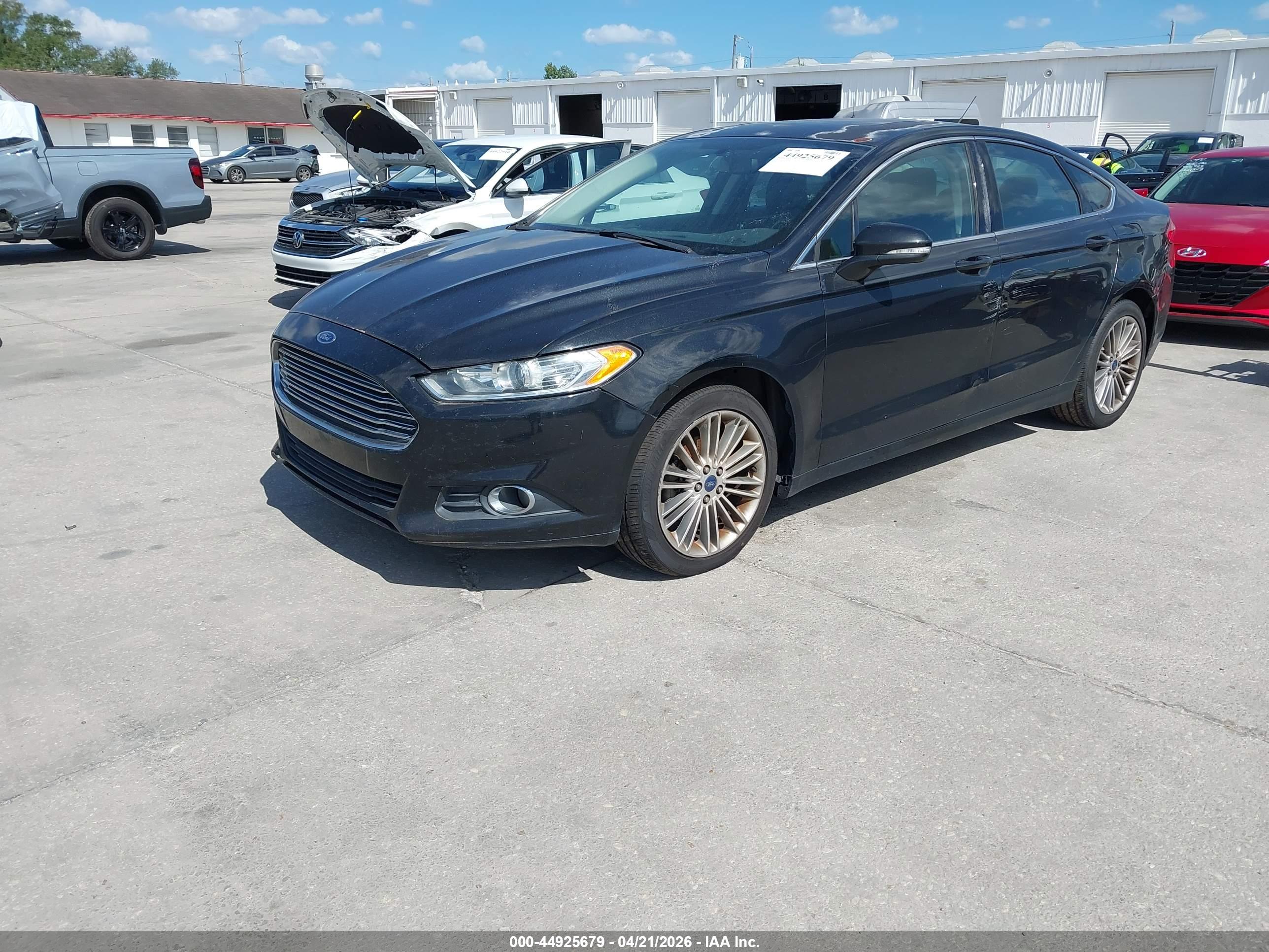 FORD FUSION image 2