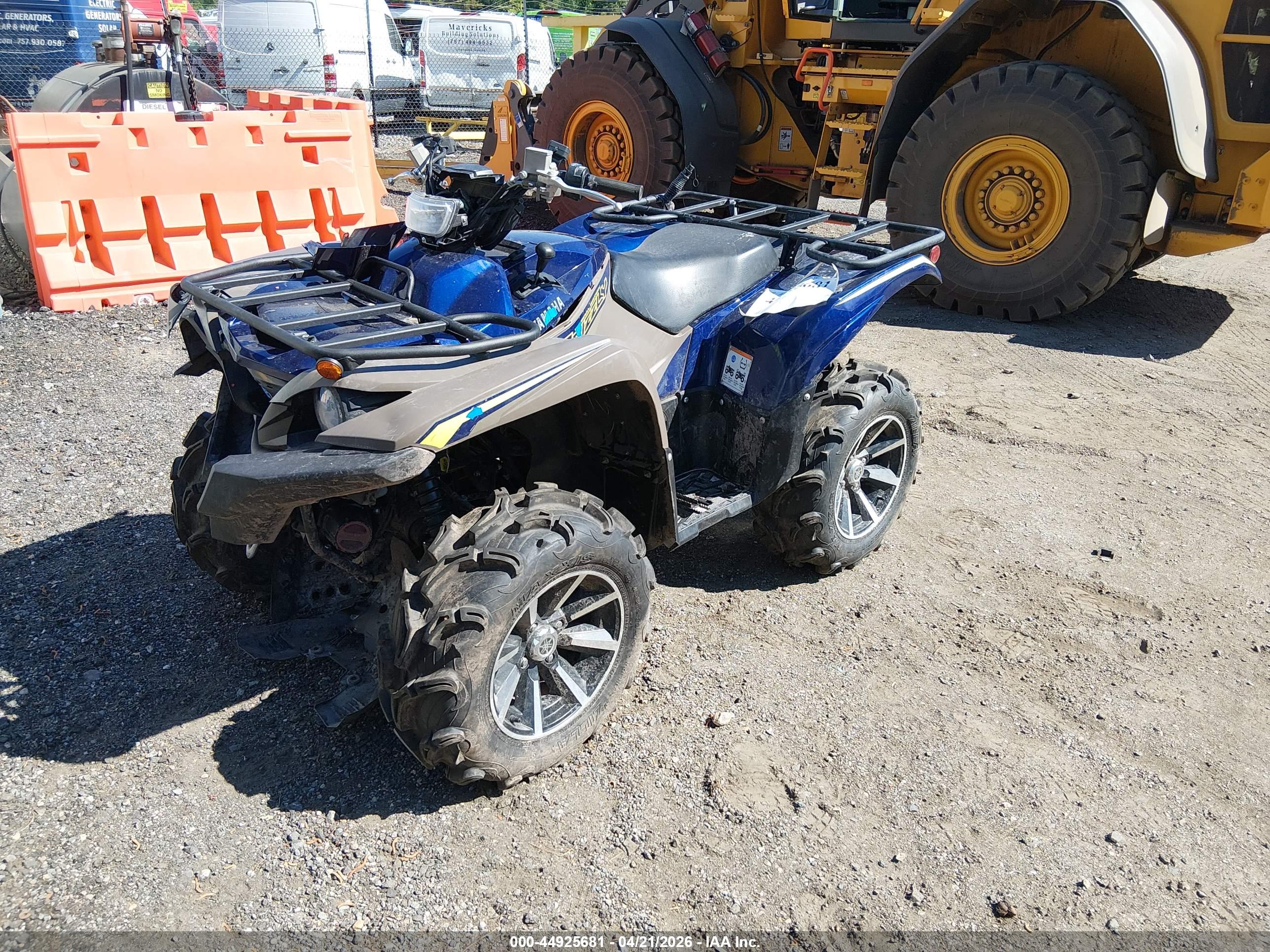 YAMAHA YFM700 image 2