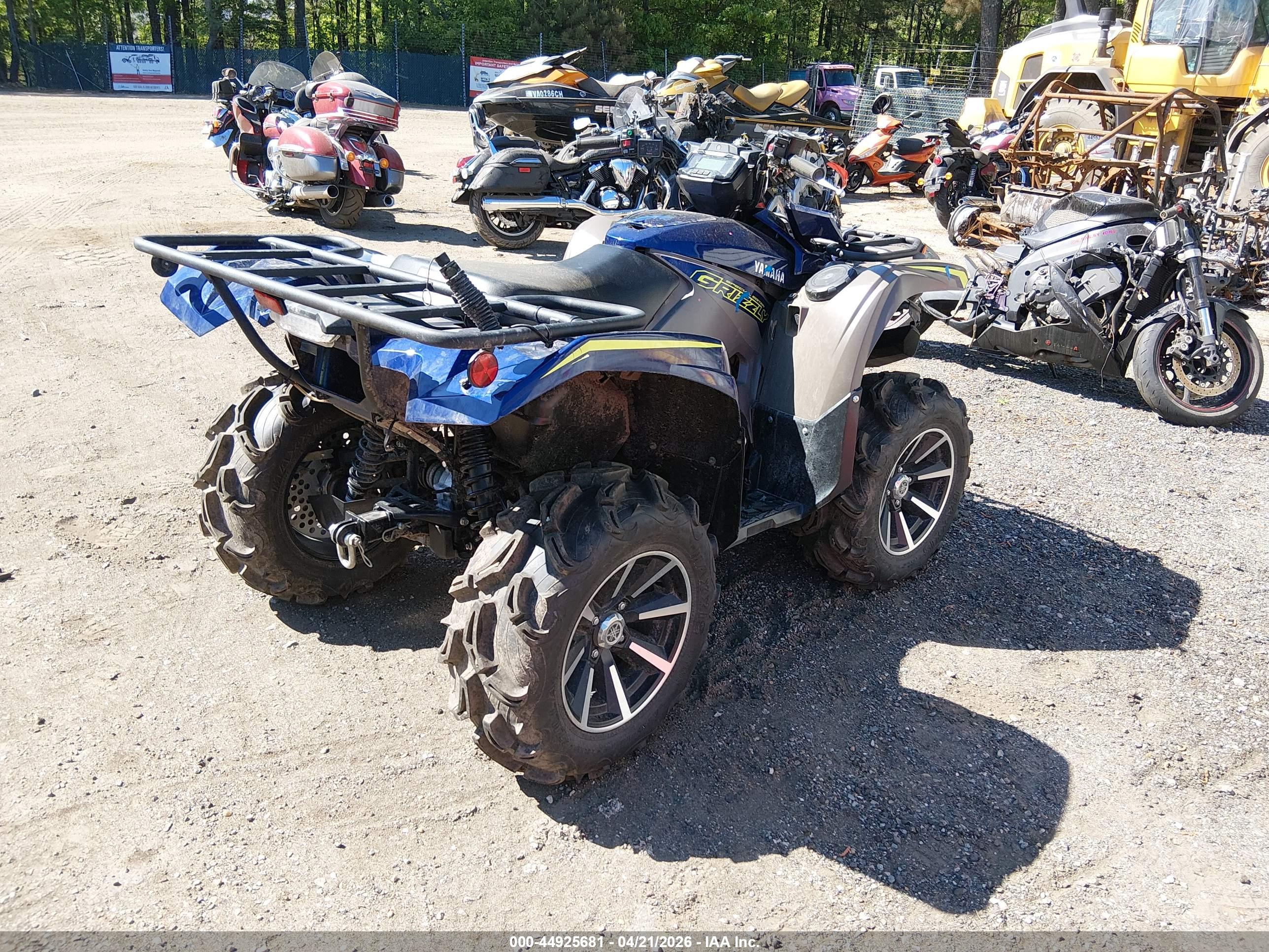 YAMAHA YFM700 image 4