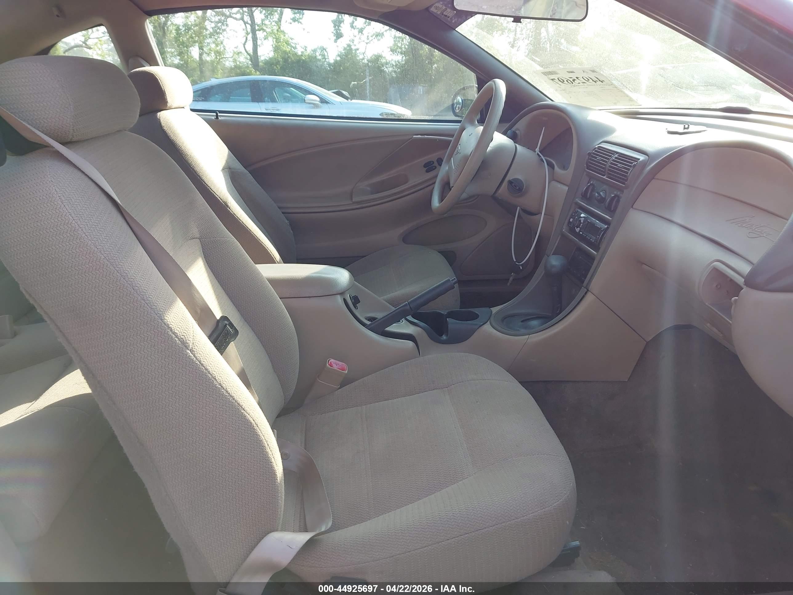 FORD MUSTANG image 5