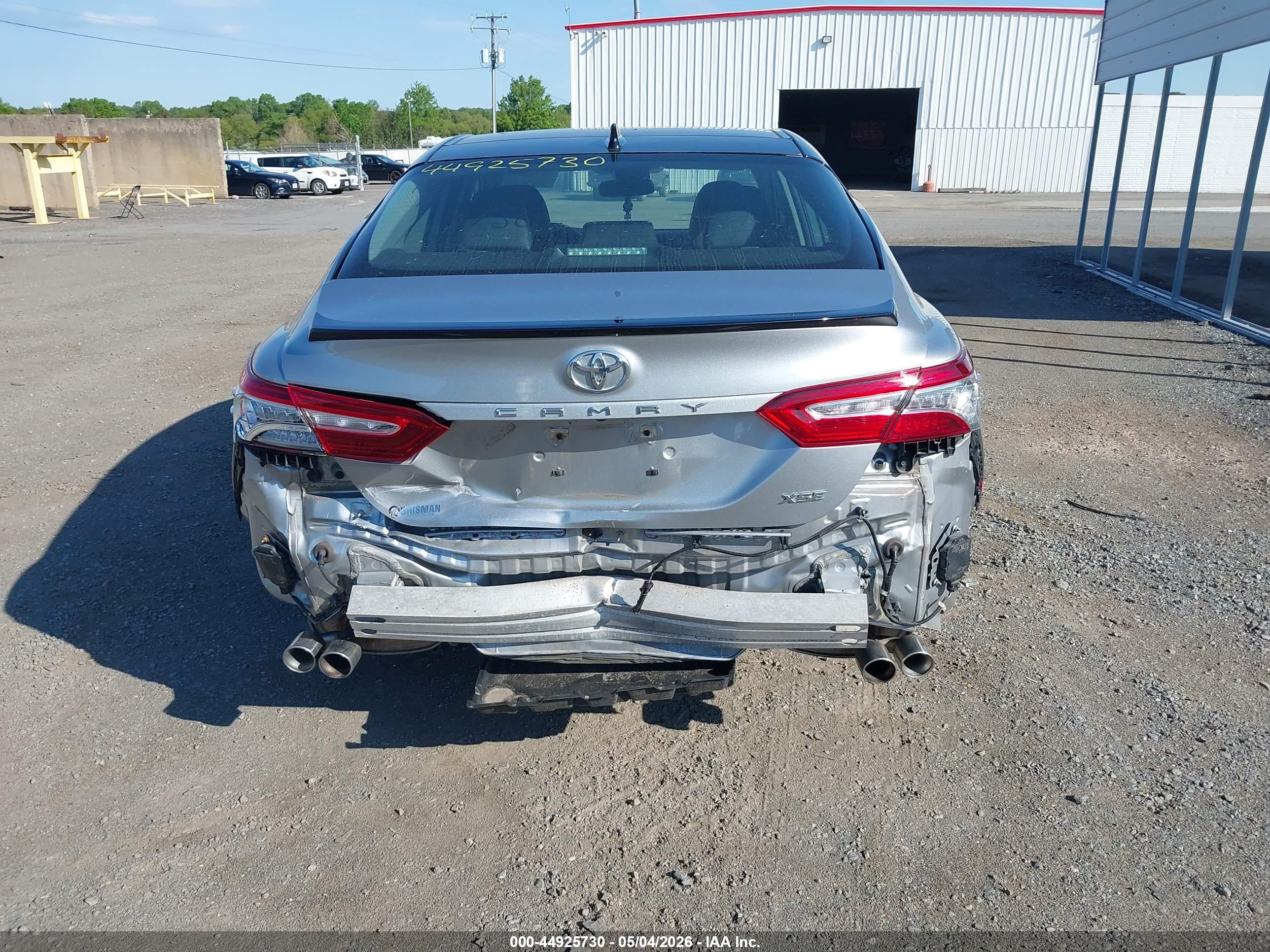 TOYOTA CAMRY image 6