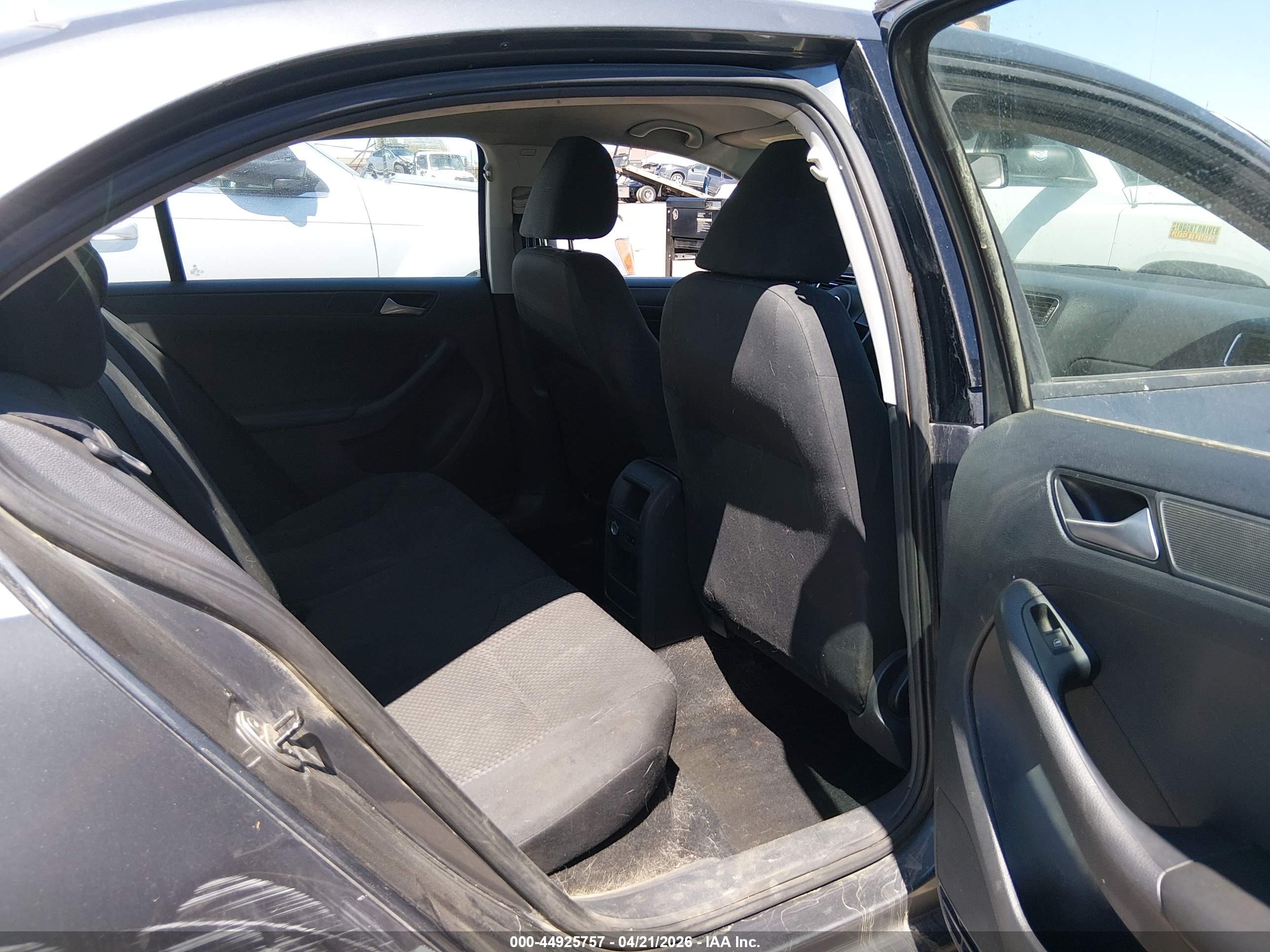 VOLKSWAGEN JETTA image 8