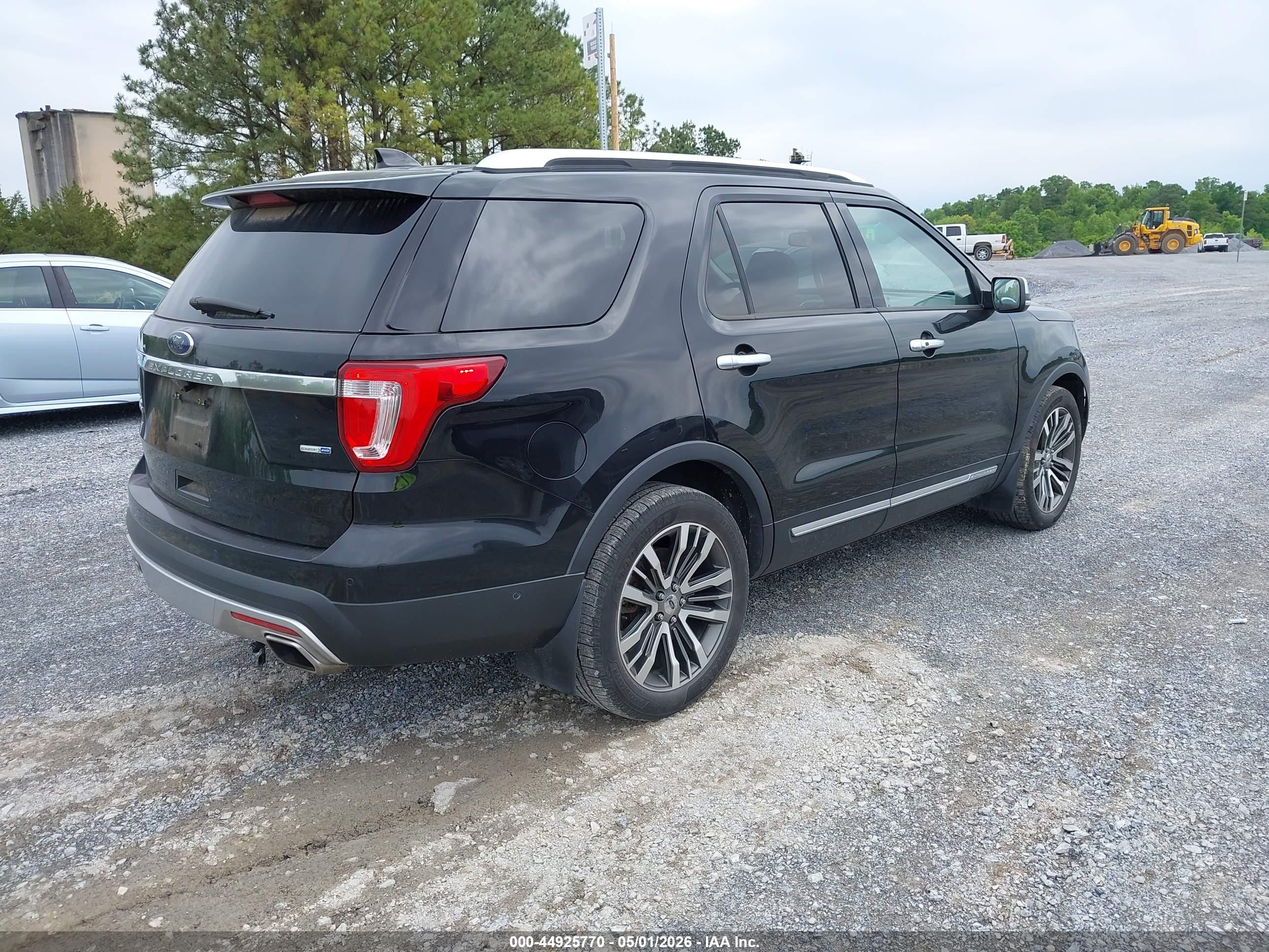 FORD EXPLORER image 4