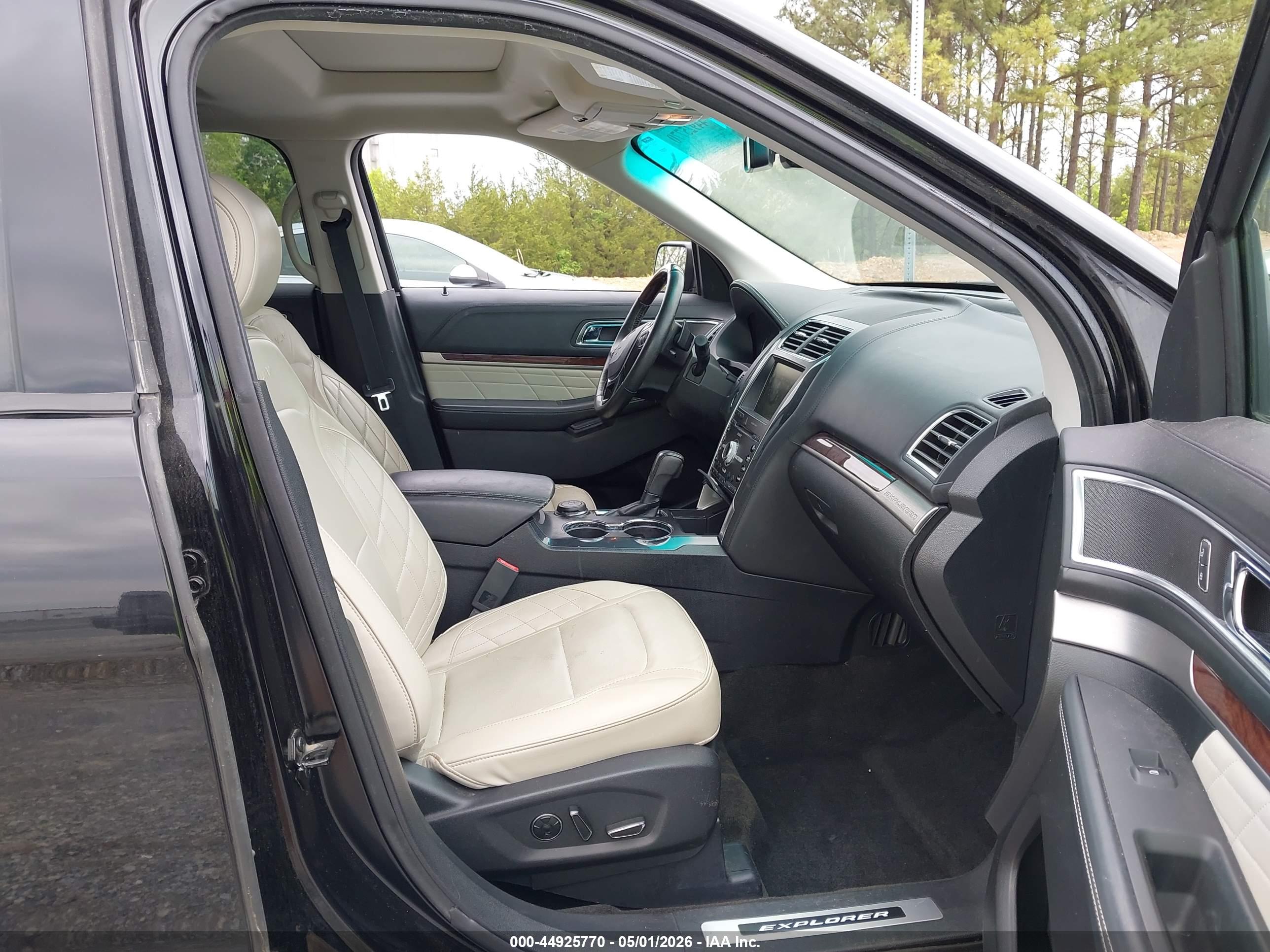 FORD EXPLORER image 5