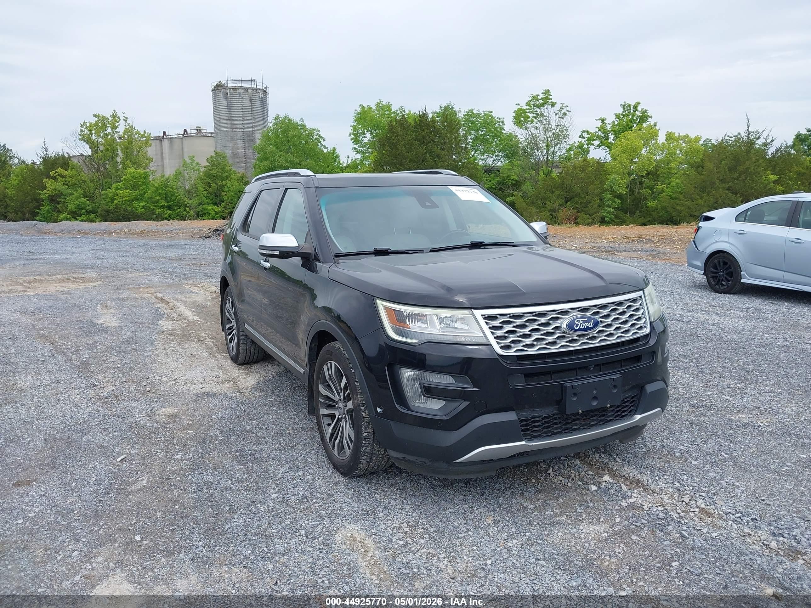 FORD EXPLORER image 6