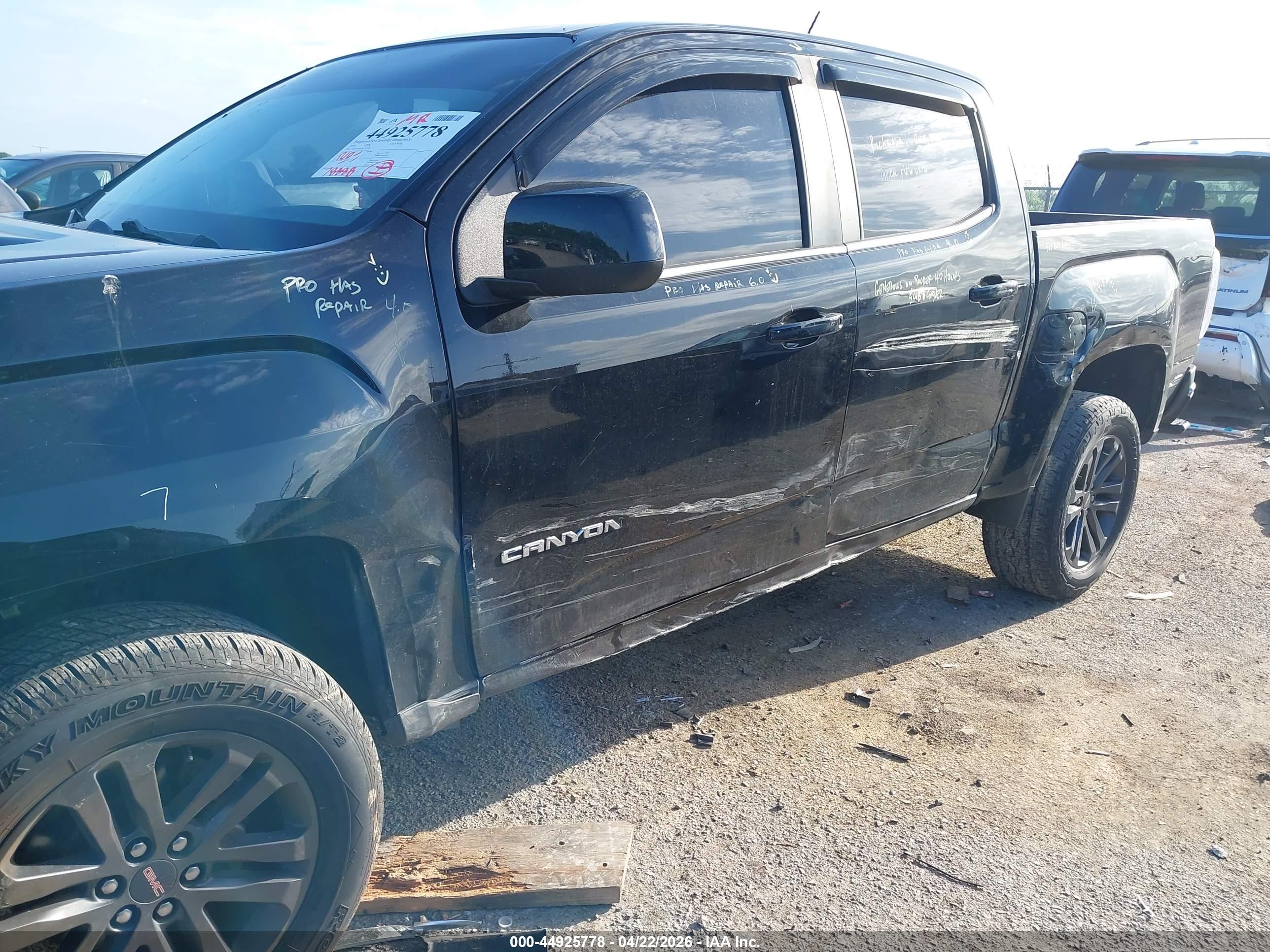 GMC CANYON image 6