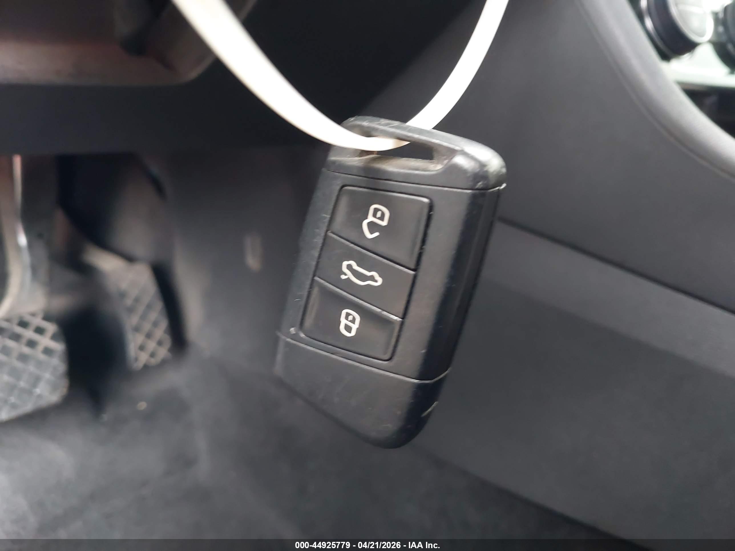 VOLKSWAGEN JETTA image 11