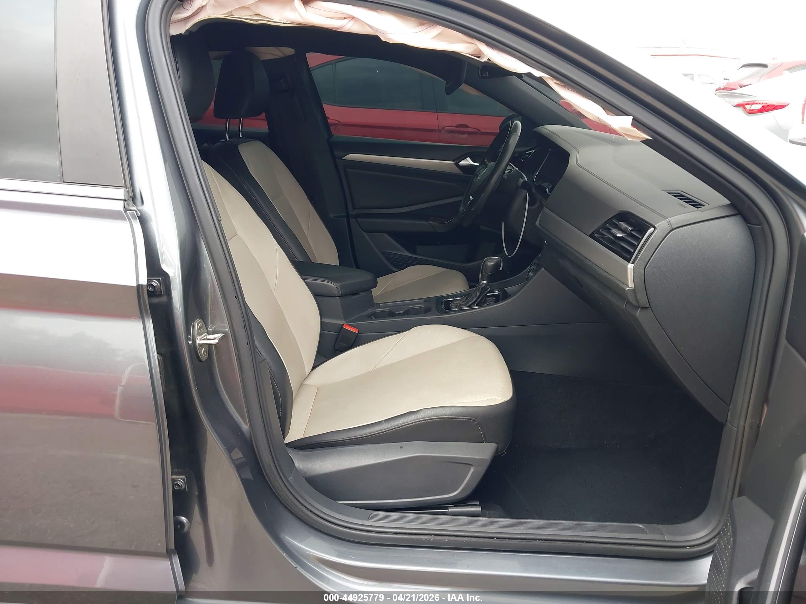 VOLKSWAGEN JETTA image 5