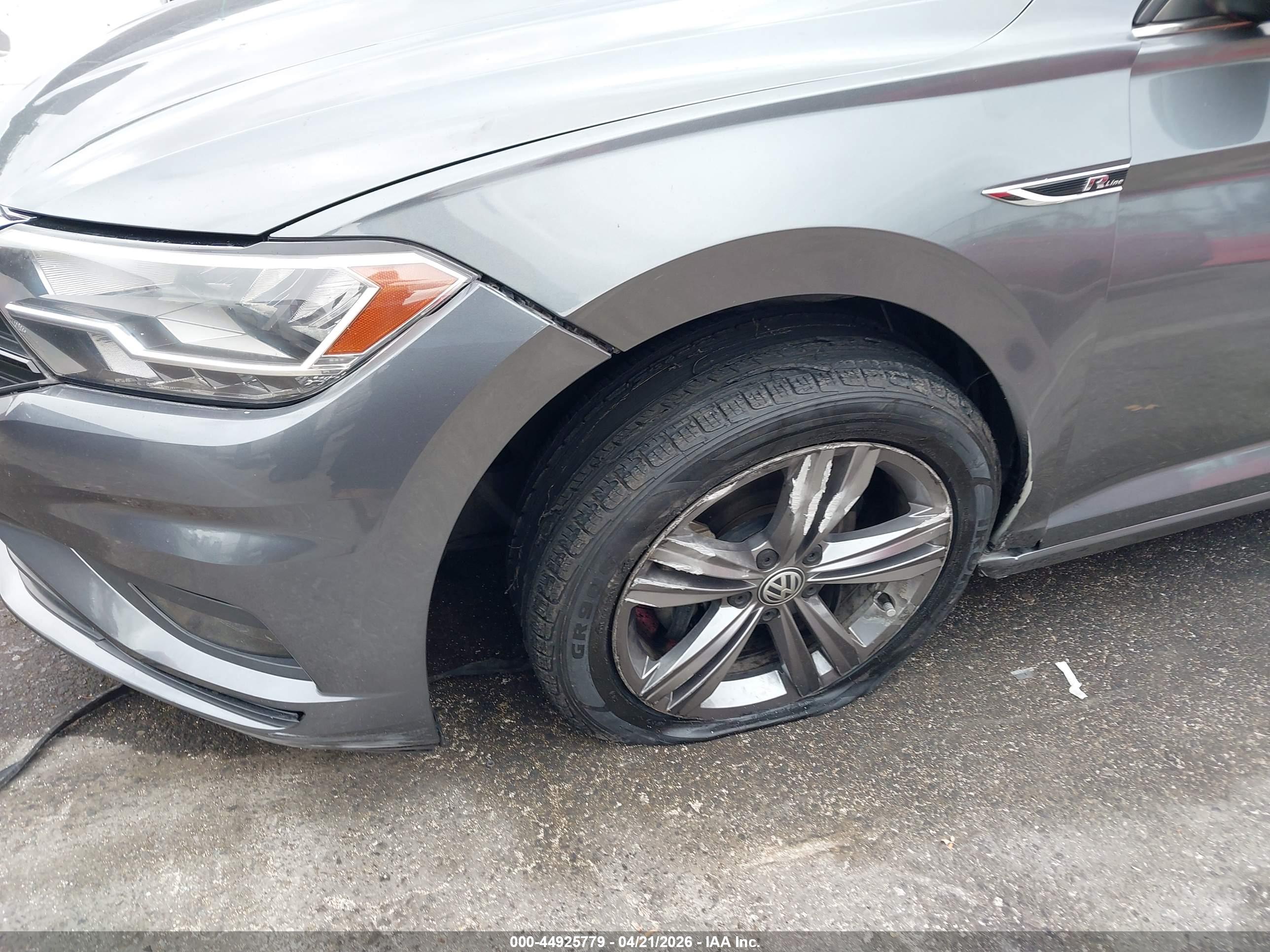 VOLKSWAGEN JETTA image 6