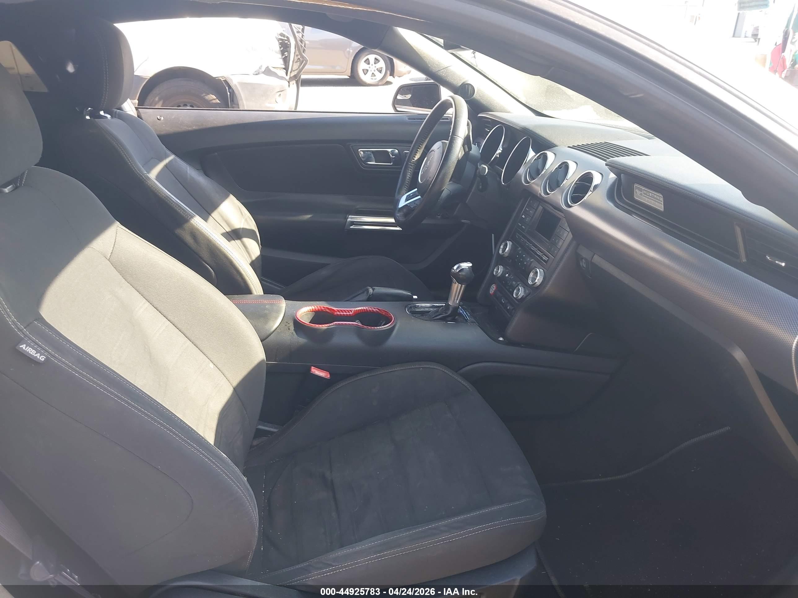 FORD MUSTANG image 5